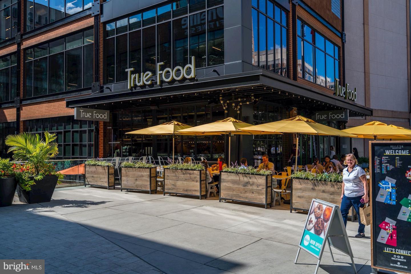 3800 Fairfax Dr #702