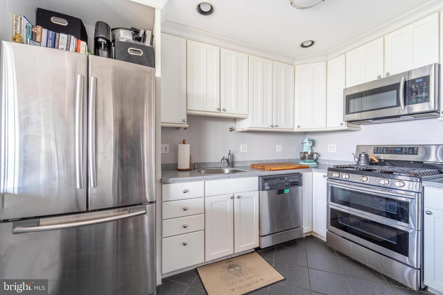 4201 Cherry Hill Rd #705