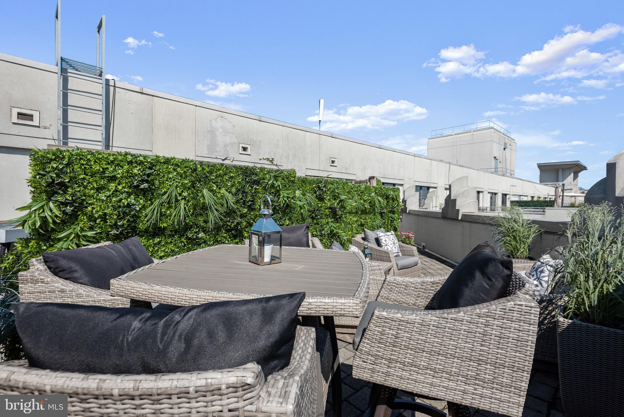 1021 N Garfield St #1032