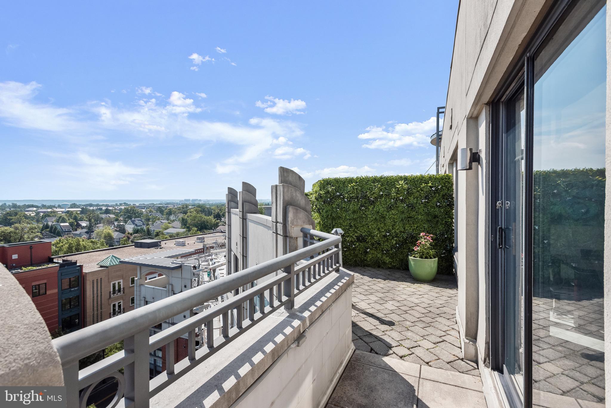 1021 N Garfield St #1032