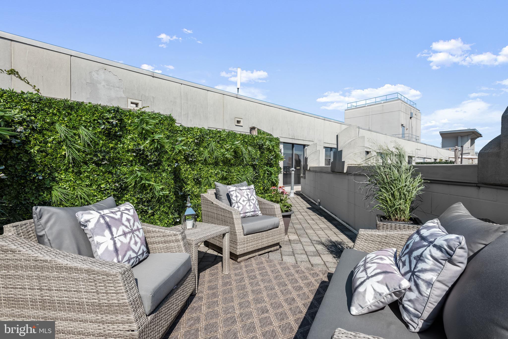 1021 N Garfield St #1032