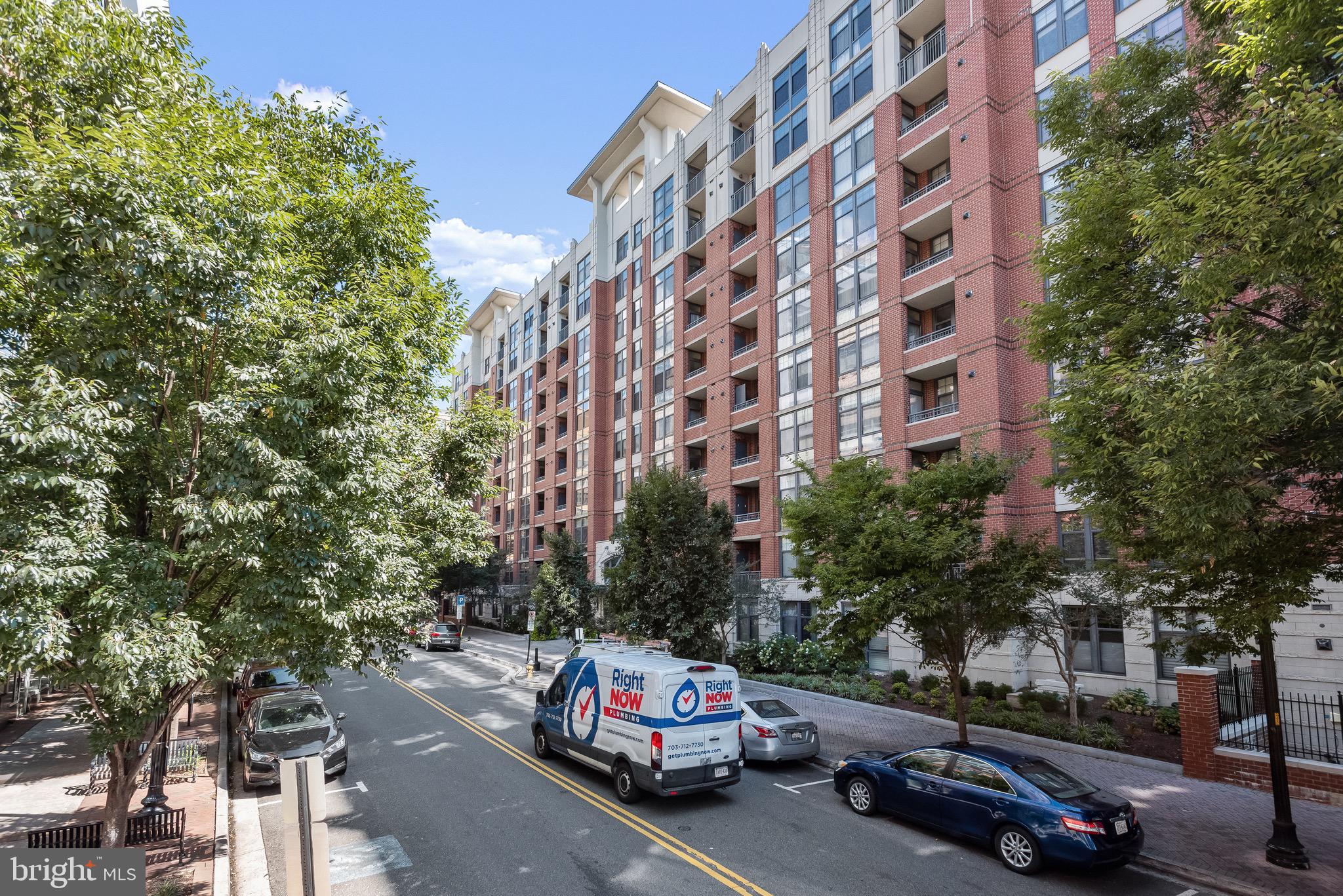 1021 N Garfield St #1032