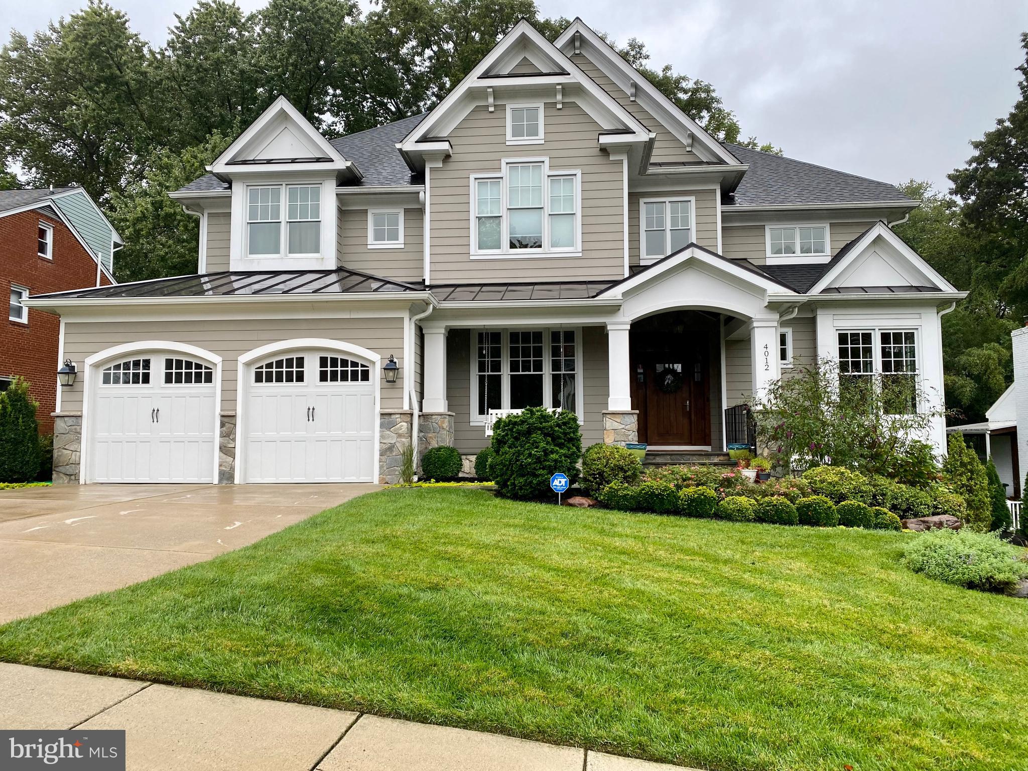 4012 N Woodstock St N