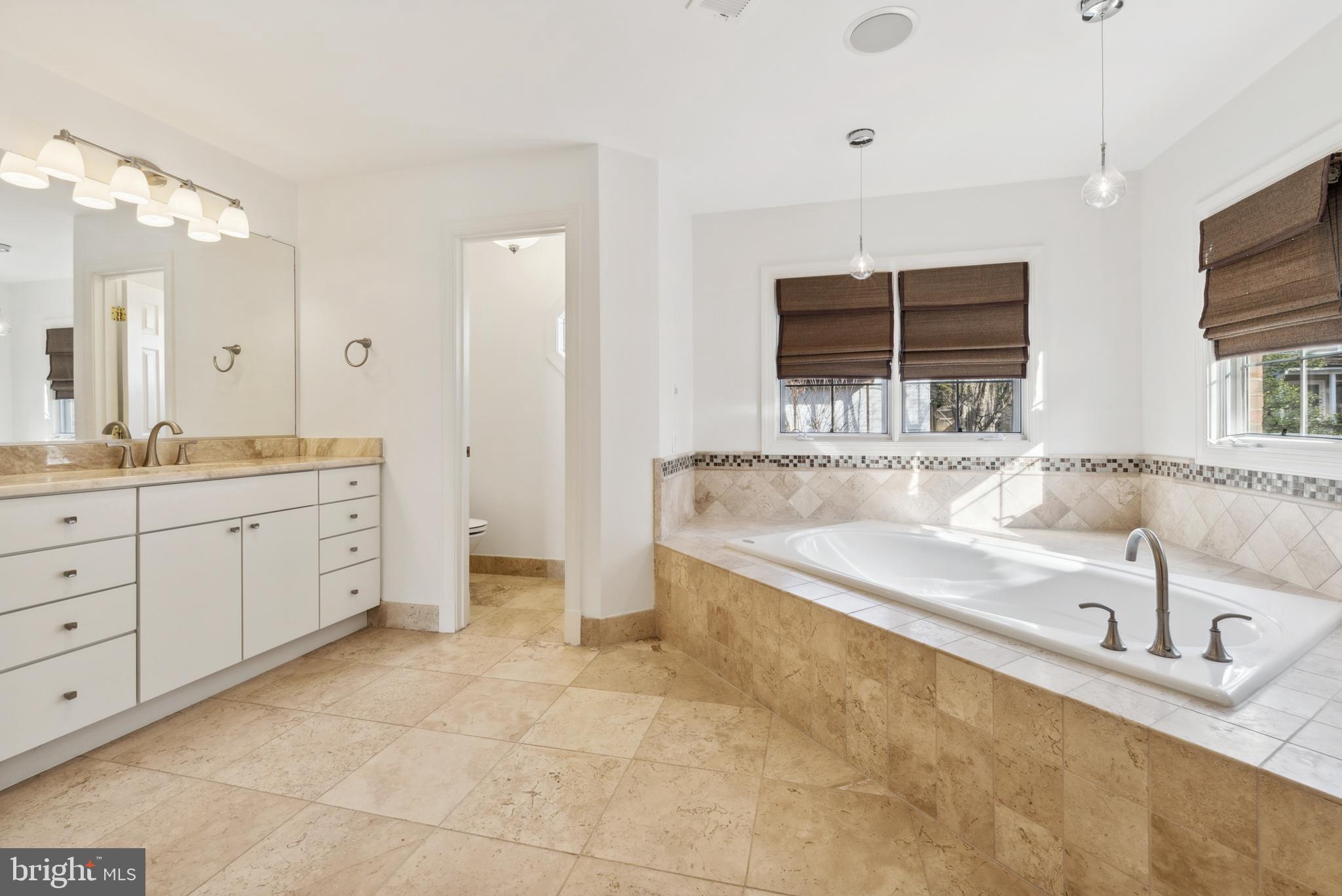 3017 N DICKERSON STREET