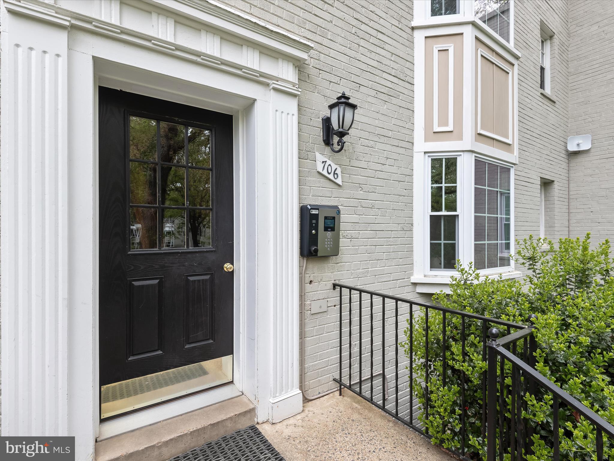 706 S Arlington Mill Dr #18203