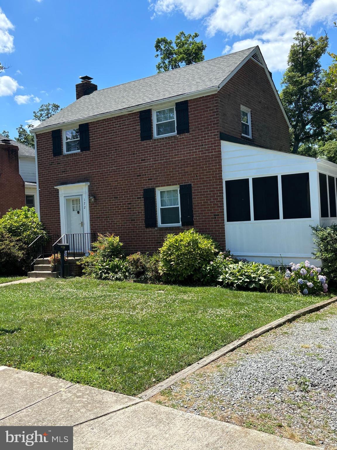 172 COLUMBUS STREET N