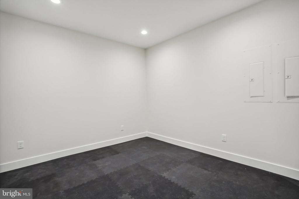 2650 1st Rd S