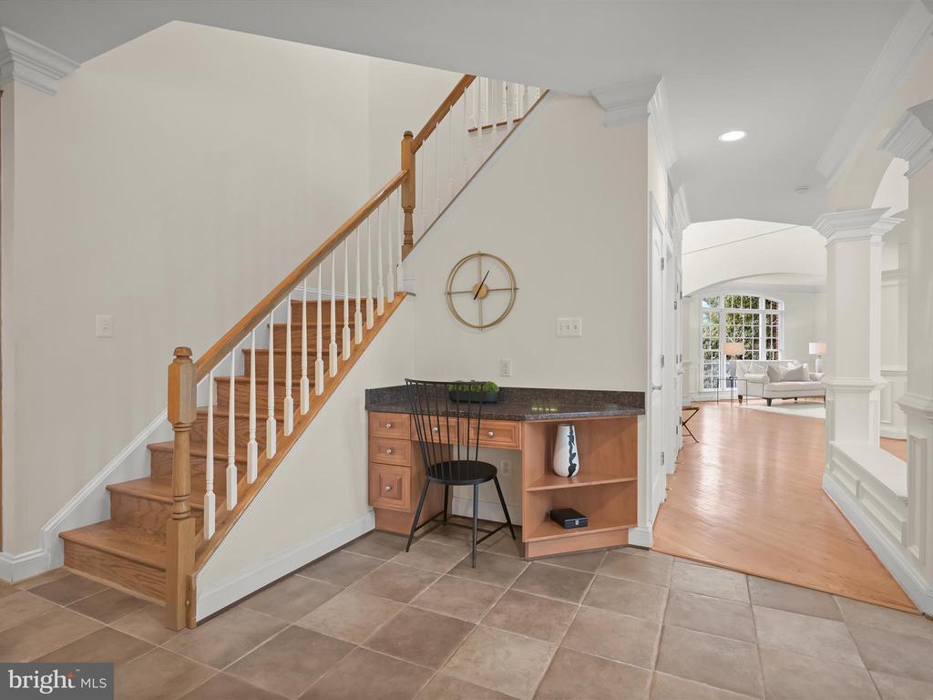 5242 Yorktown Blvd