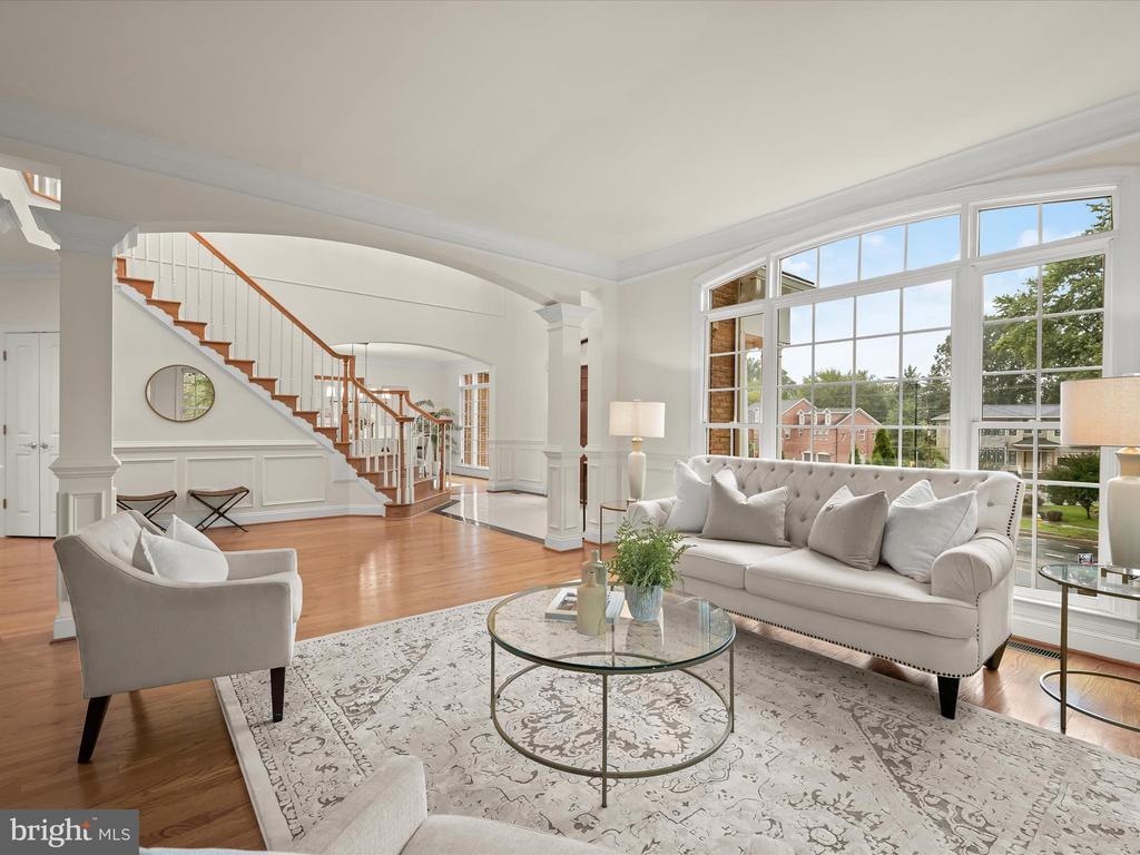 5242 Yorktown Blvd