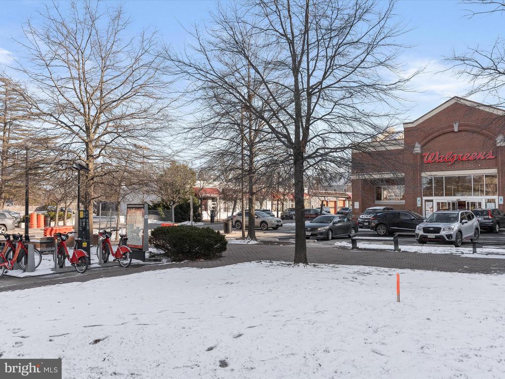 1302 S Glebe Rd