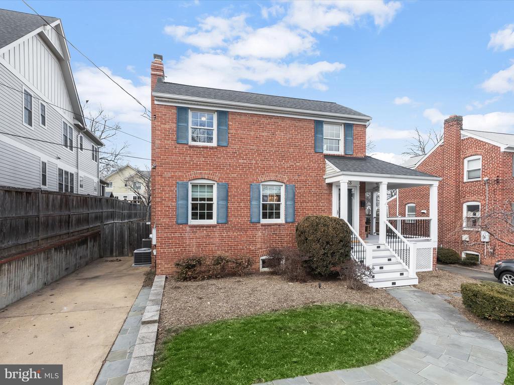 5113 26th Rd N