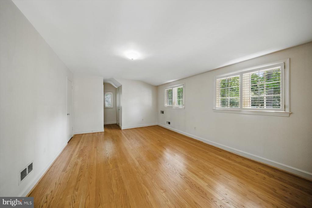 4828 27th Pl N