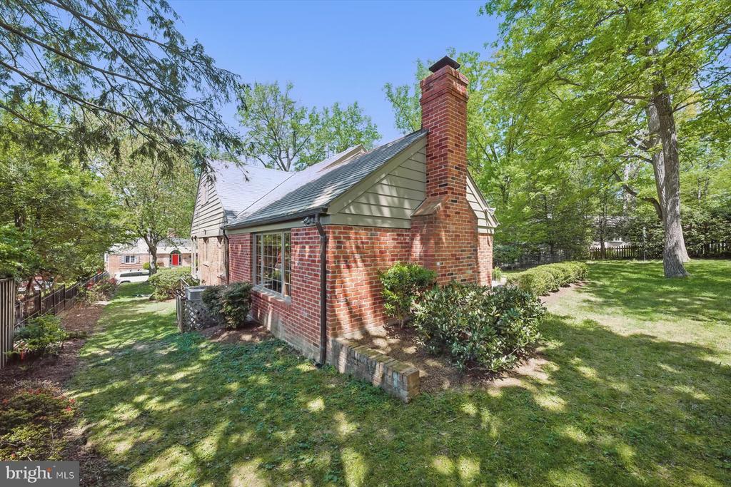 4828 27th Pl N