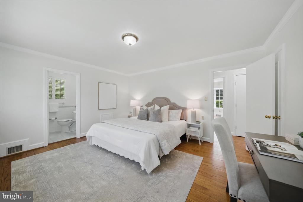 4828 27th Pl N