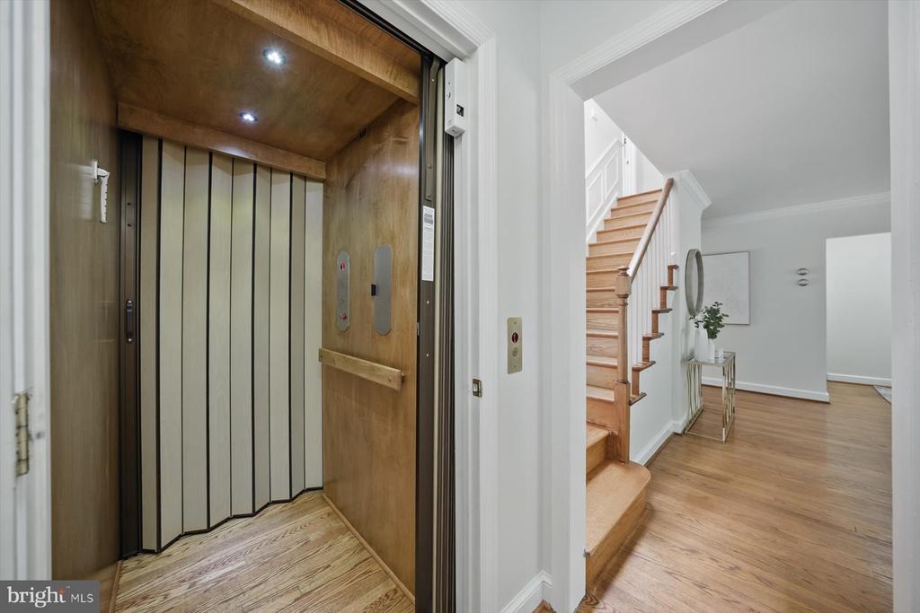 4828 27th Pl N