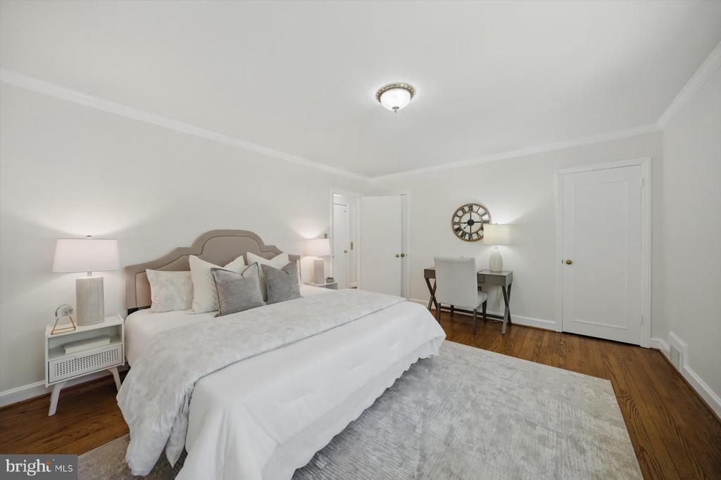 4828 27th Pl N