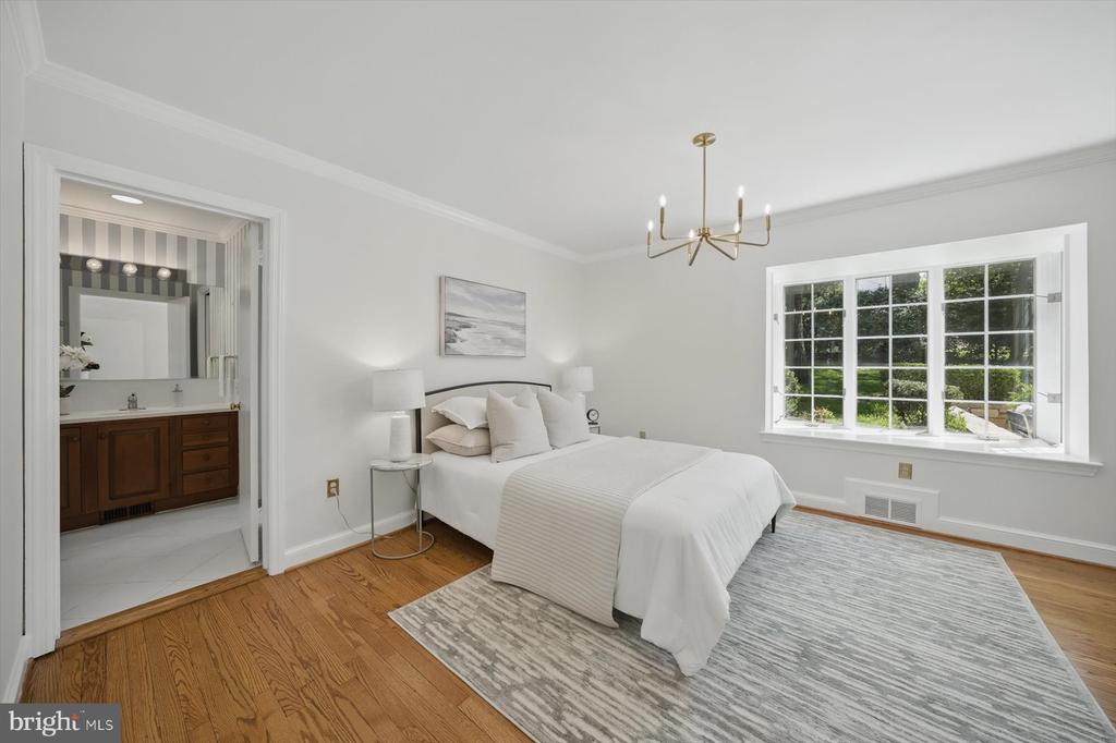 4828 27th Pl N