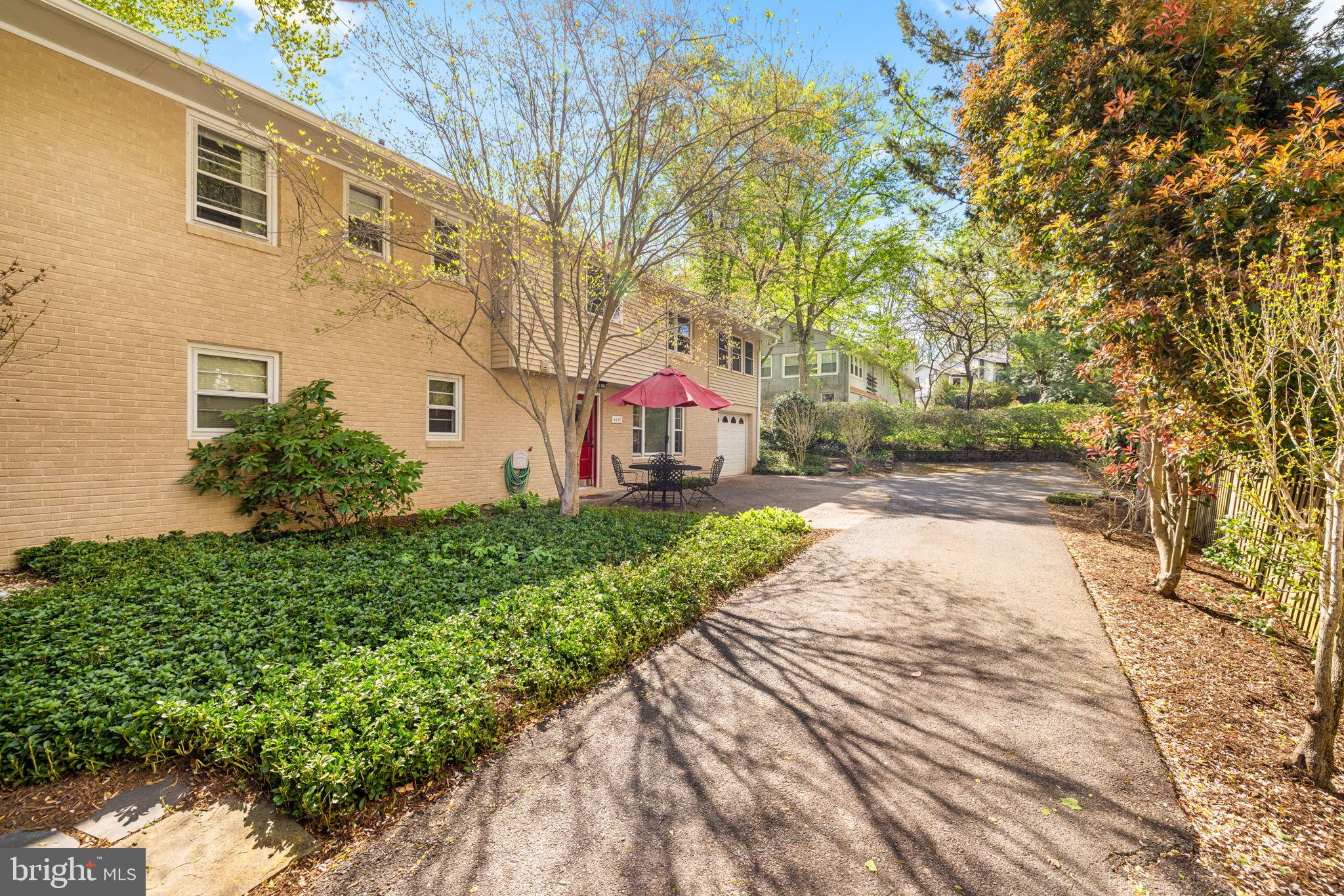 4016 N RICHMOND STREET