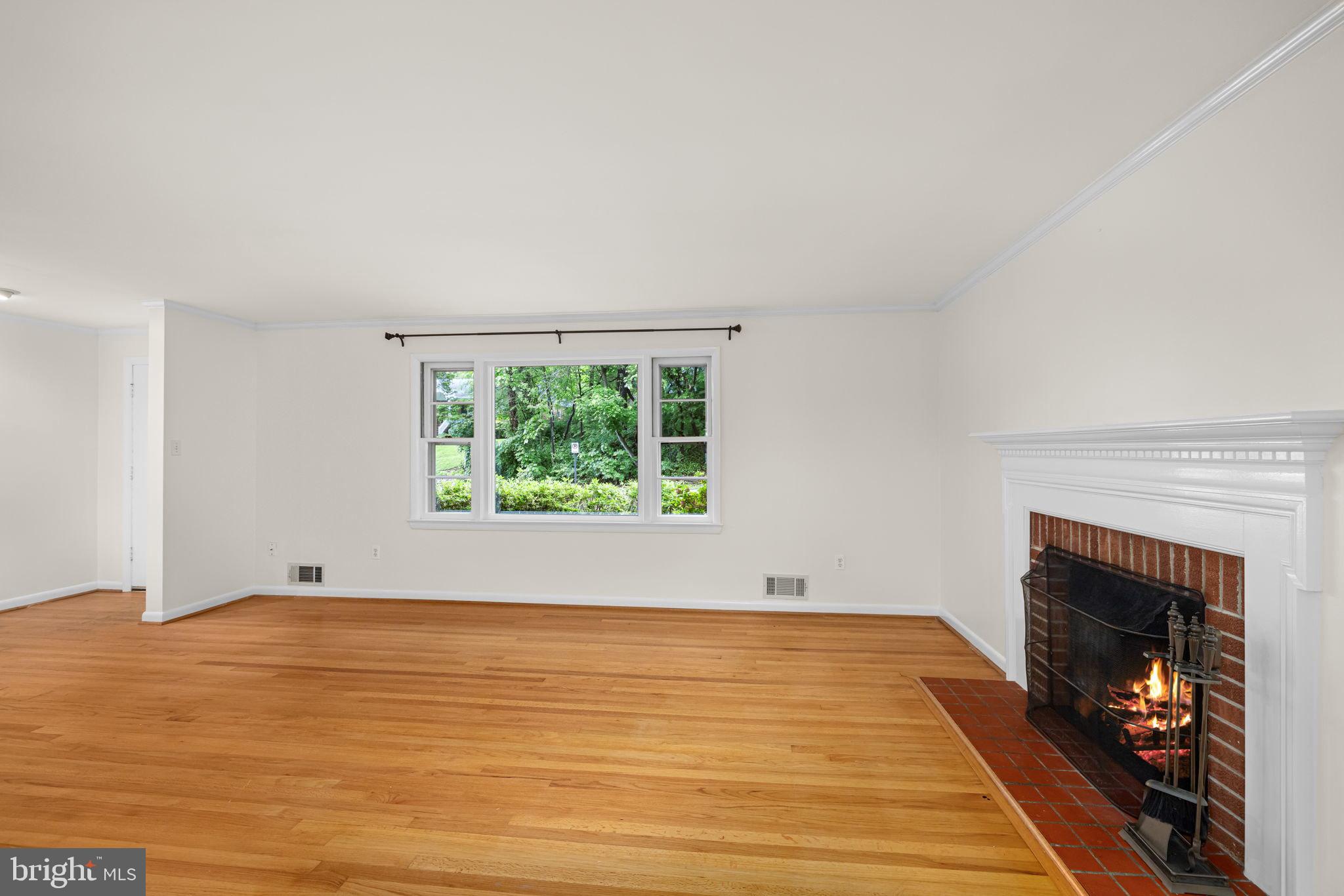 4016 N RICHMOND STREET