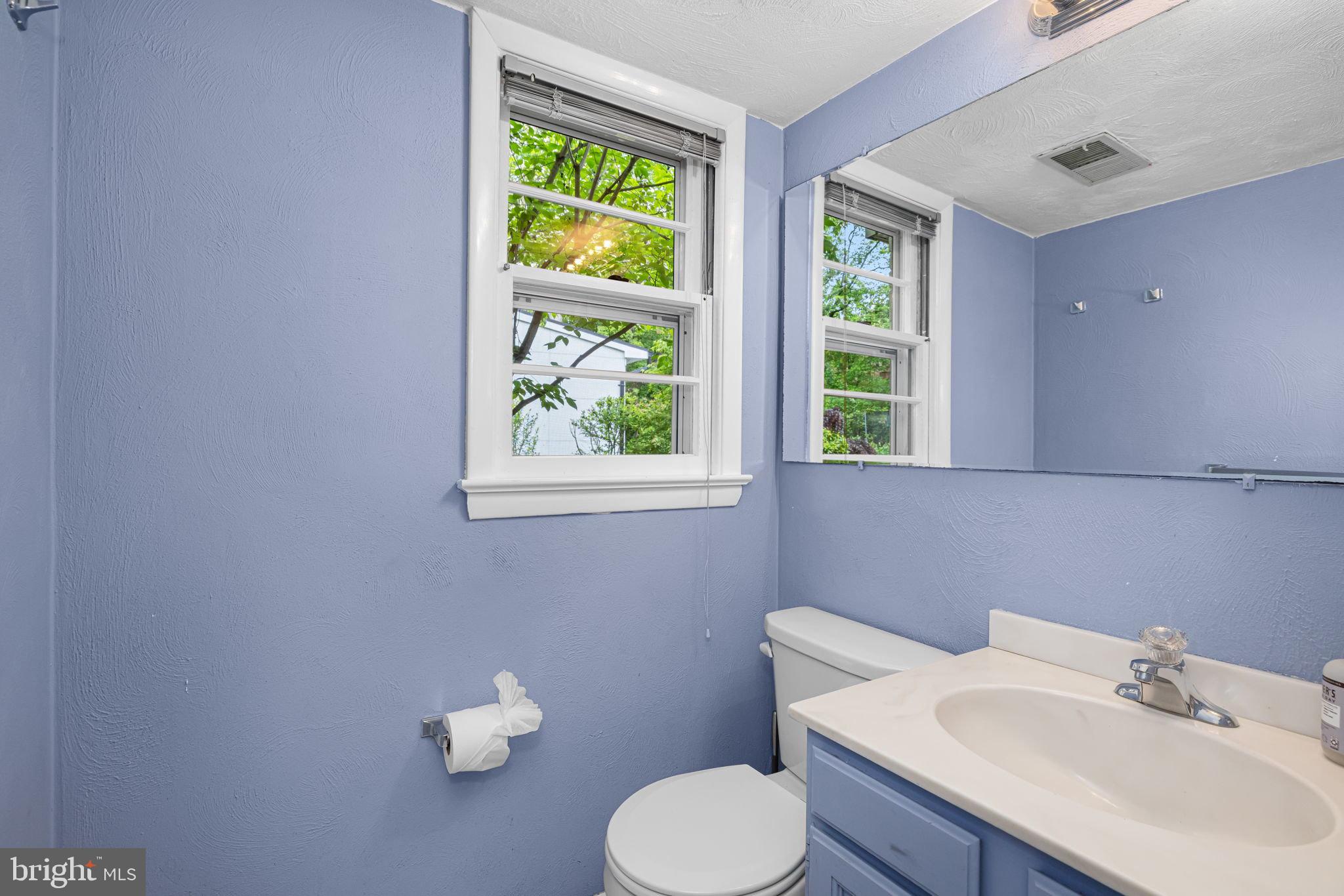 4016 N RICHMOND STREET