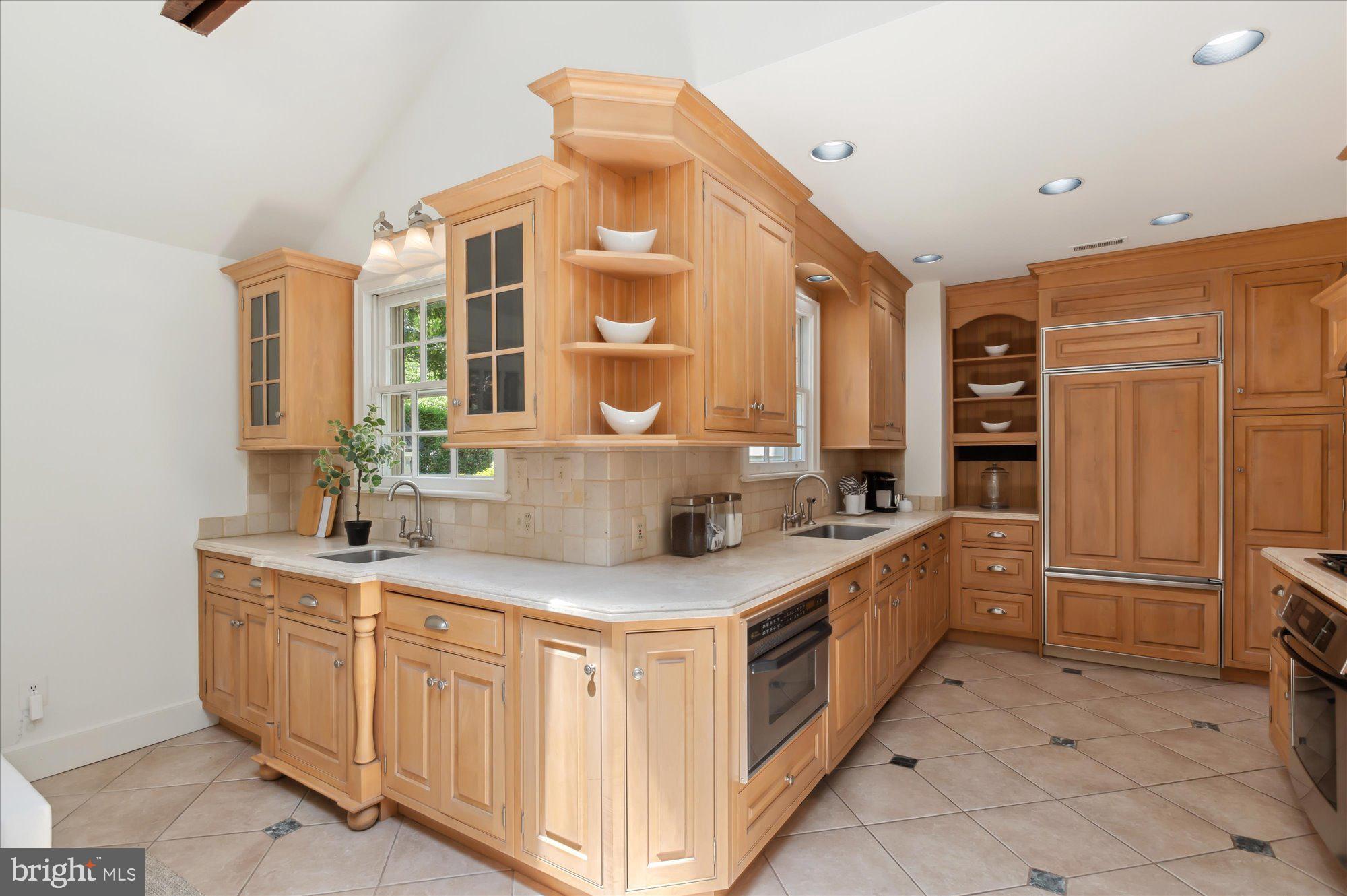 3614 N ABINGDON STREET