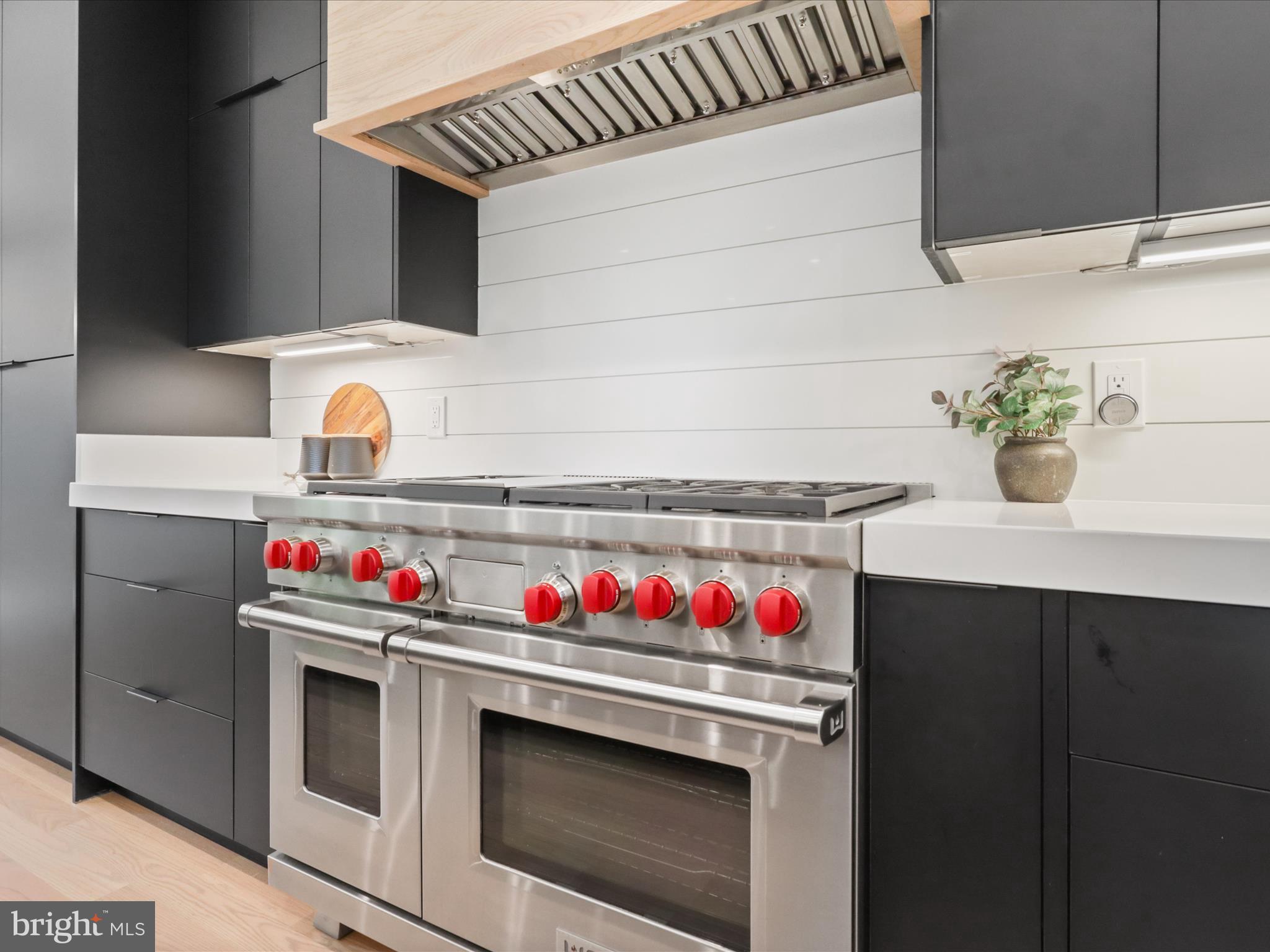 3644 N VERMONT STREET