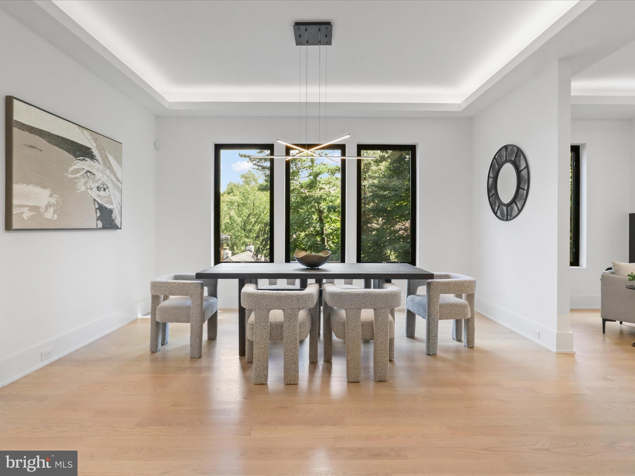 3644 N VERMONT STREET