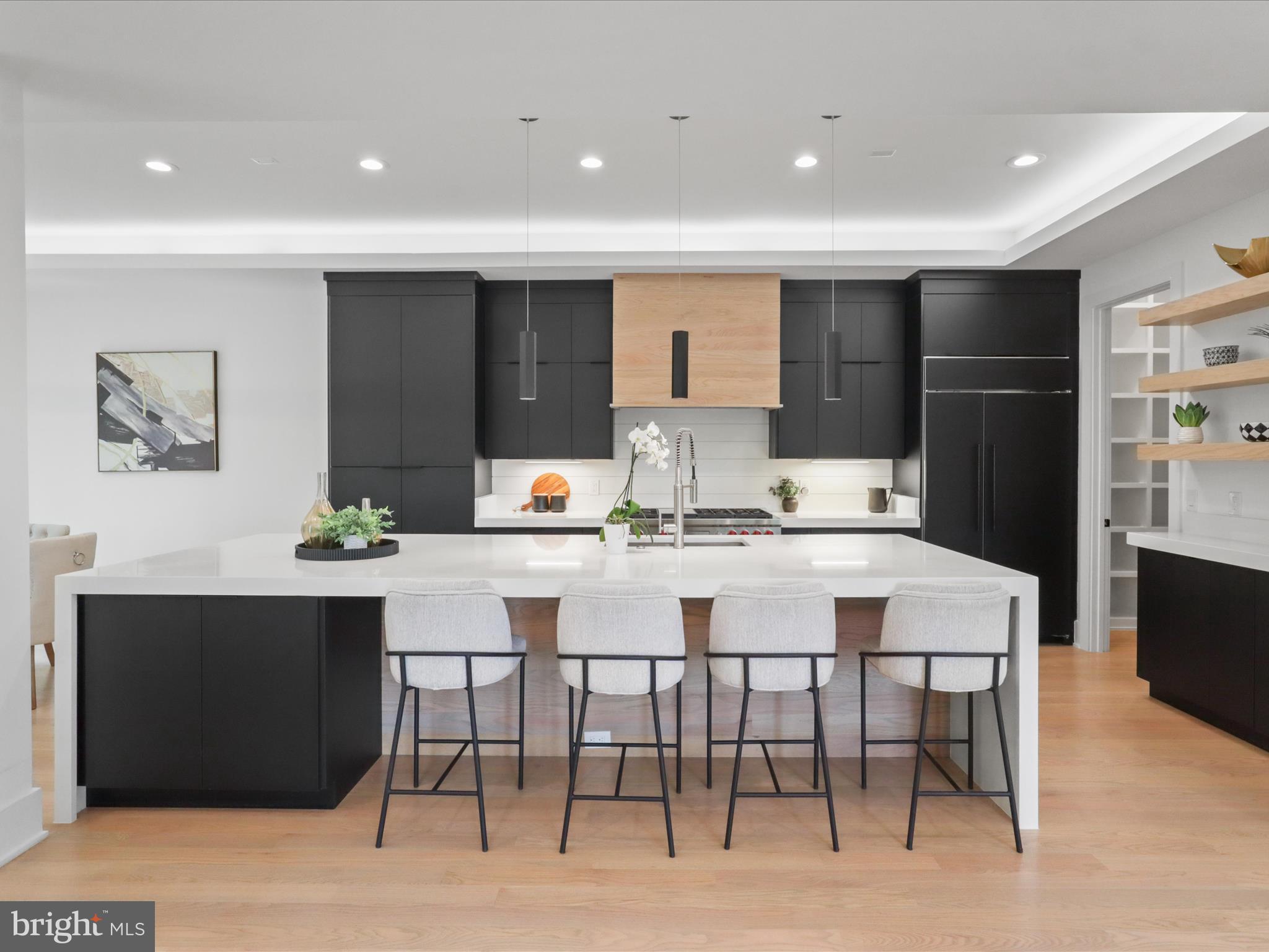 3644 N VERMONT STREET