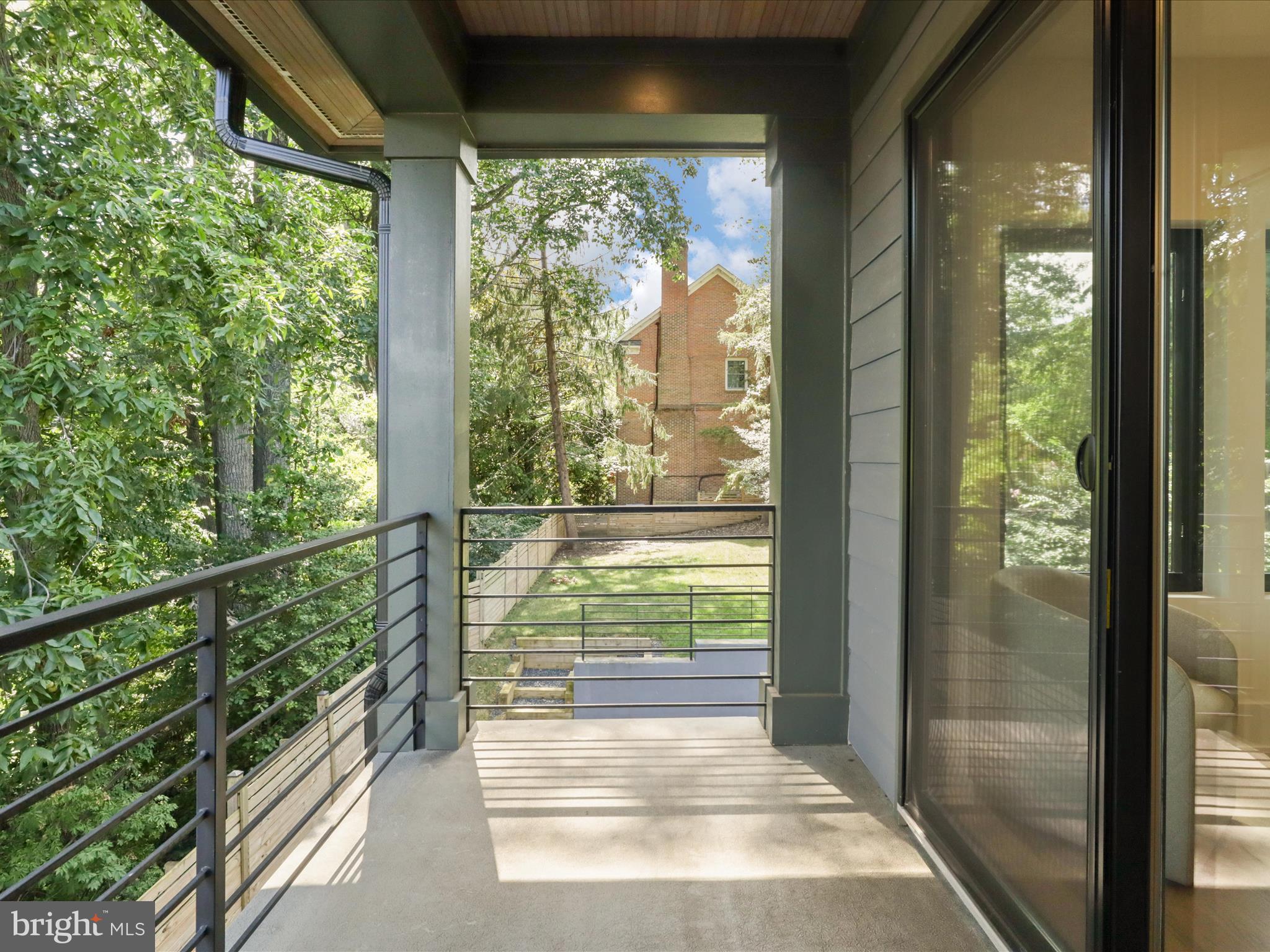 3644 N VERMONT STREET