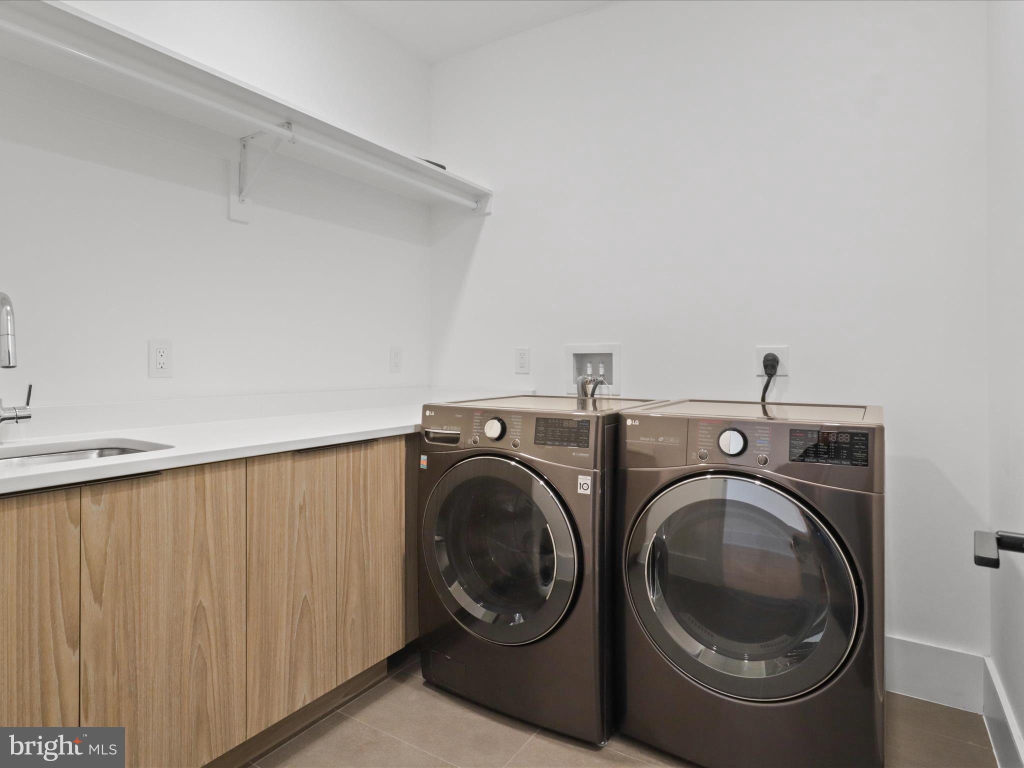 3644 N VERMONT STREET