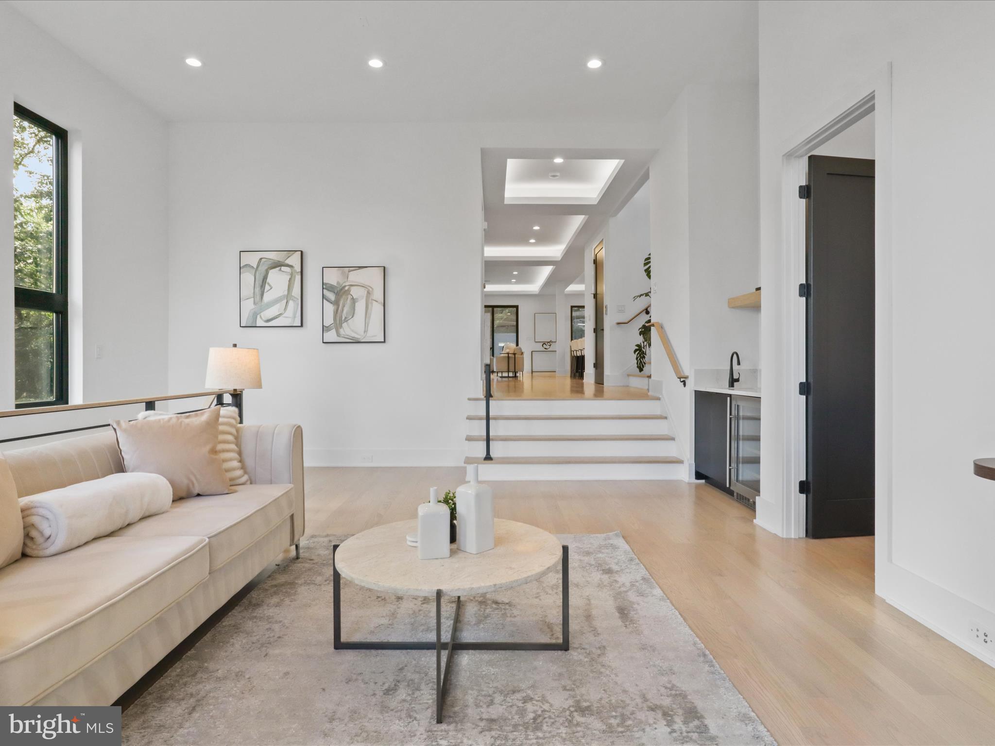 3644 N VERMONT STREET