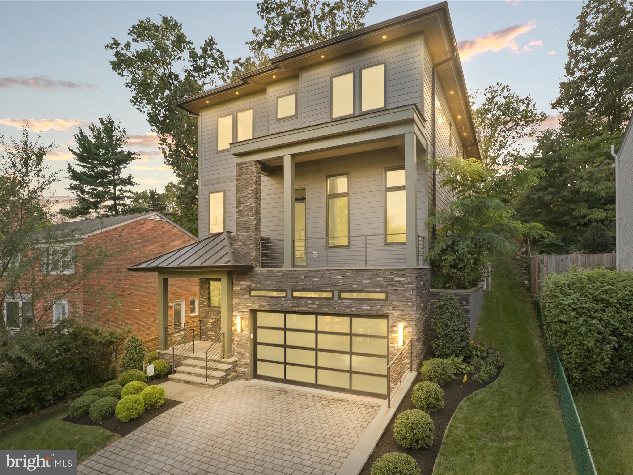 3644 N VERMONT STREET