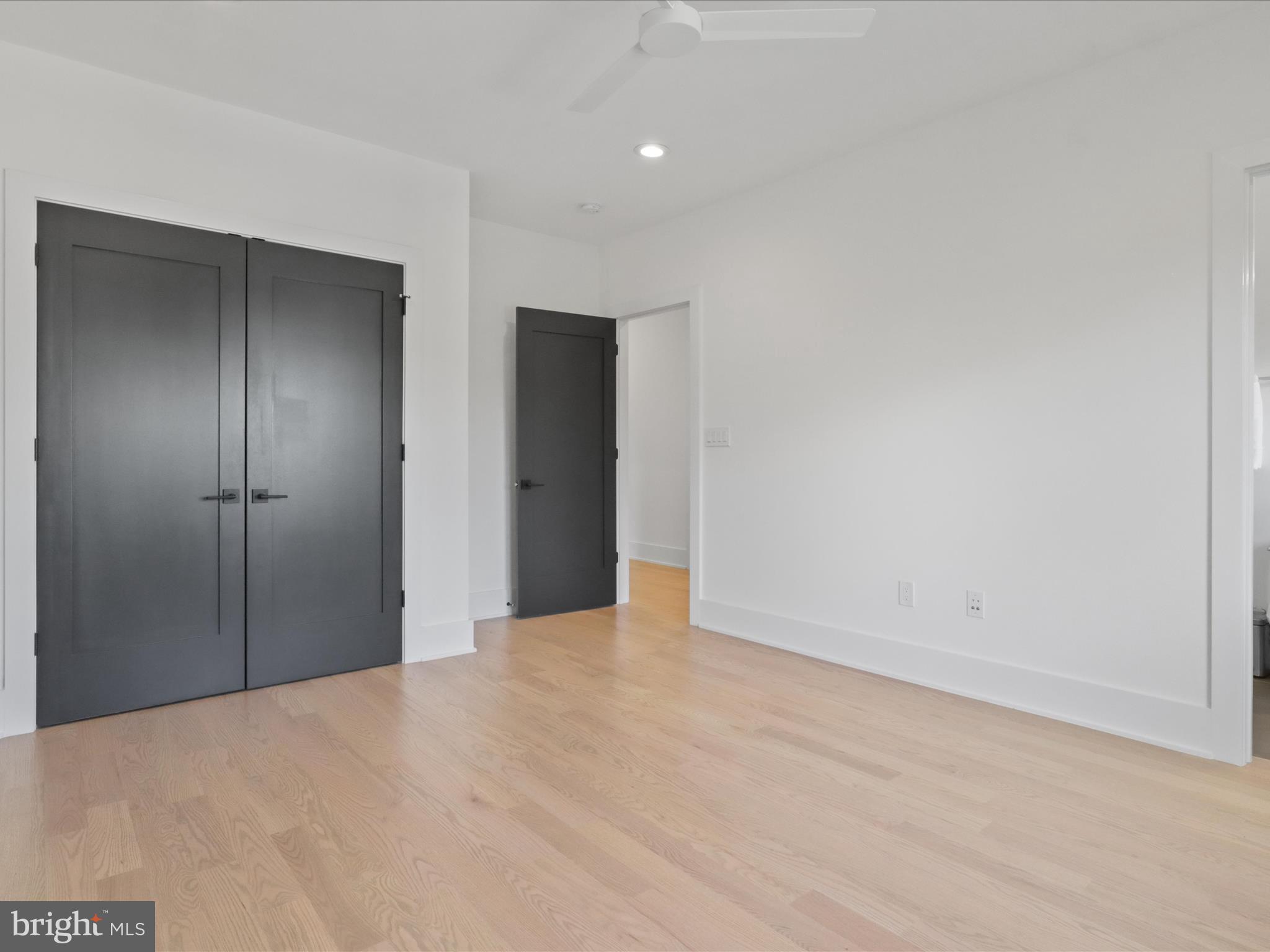 3644 N VERMONT STREET