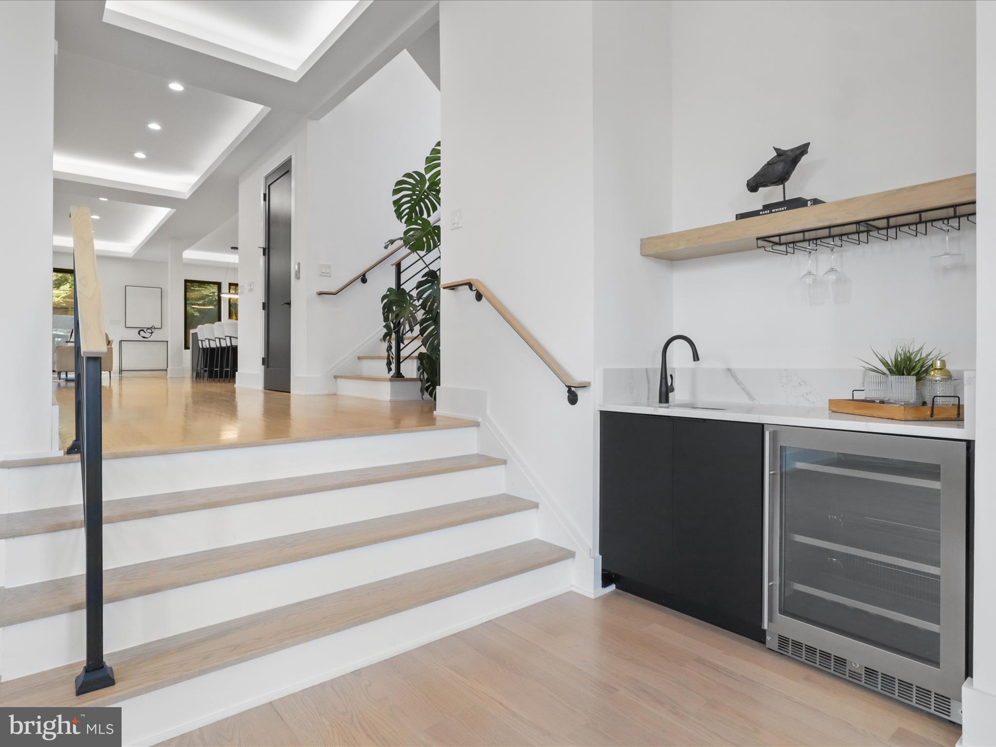 3644 N VERMONT STREET