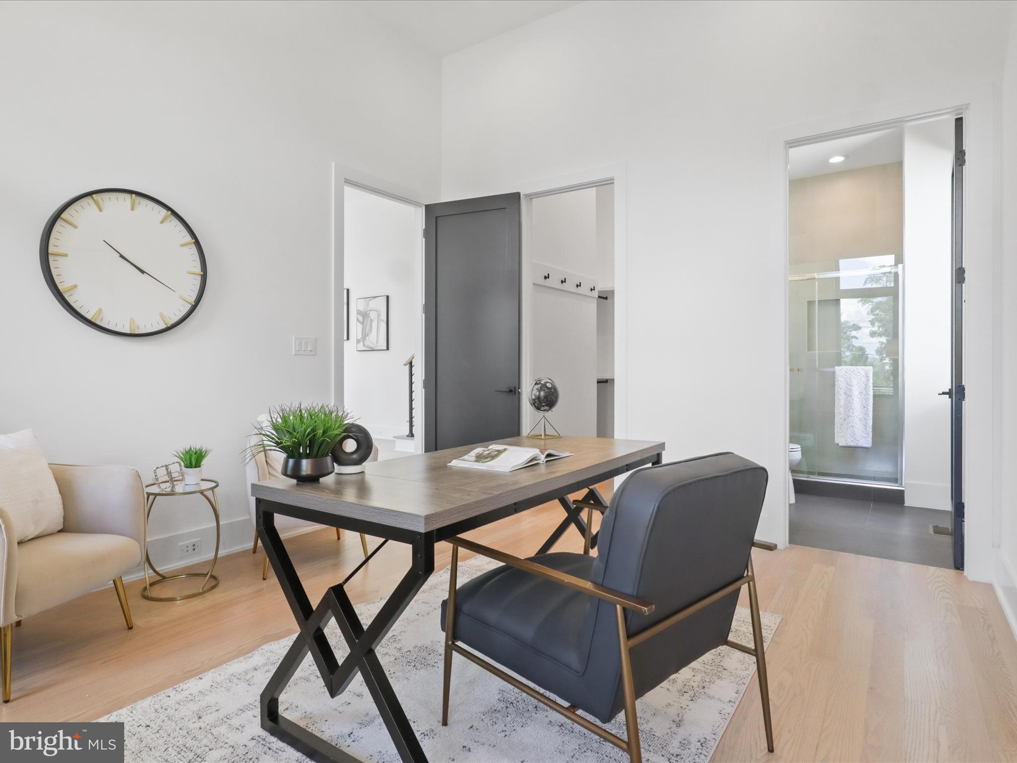 3644 N VERMONT STREET