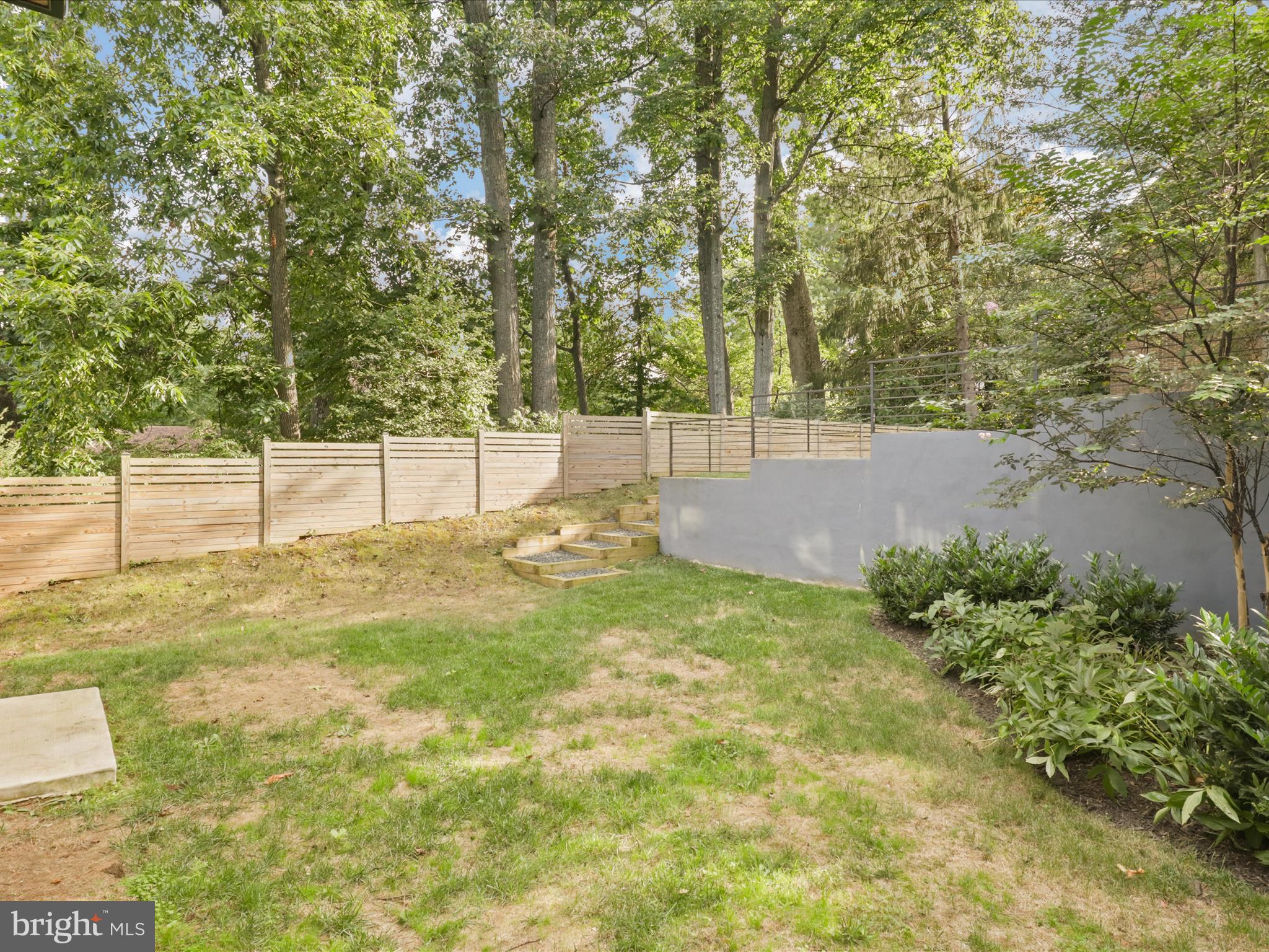 3644 N VERMONT STREET