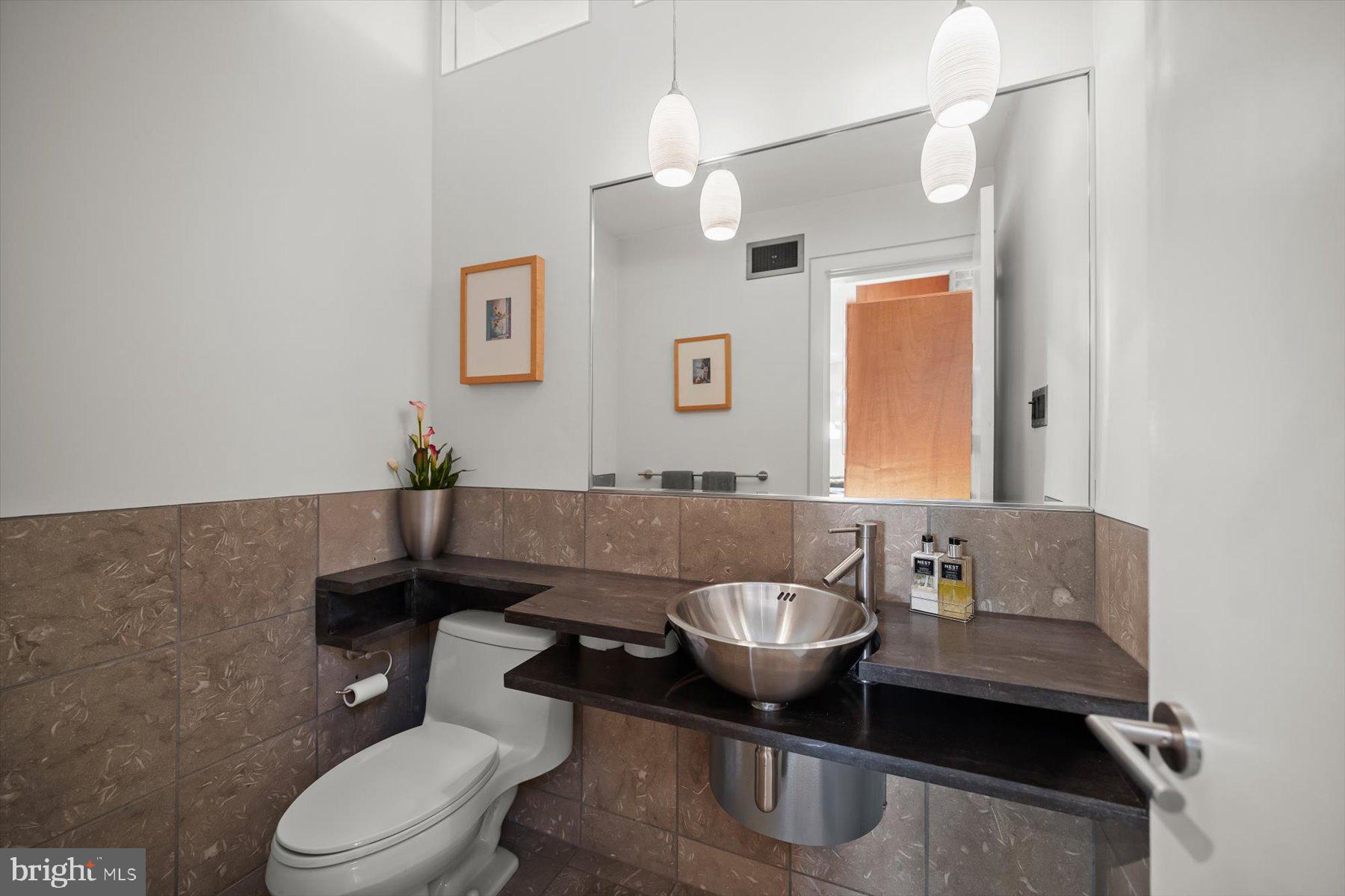 2533 N RIDGEVIEW ROAD