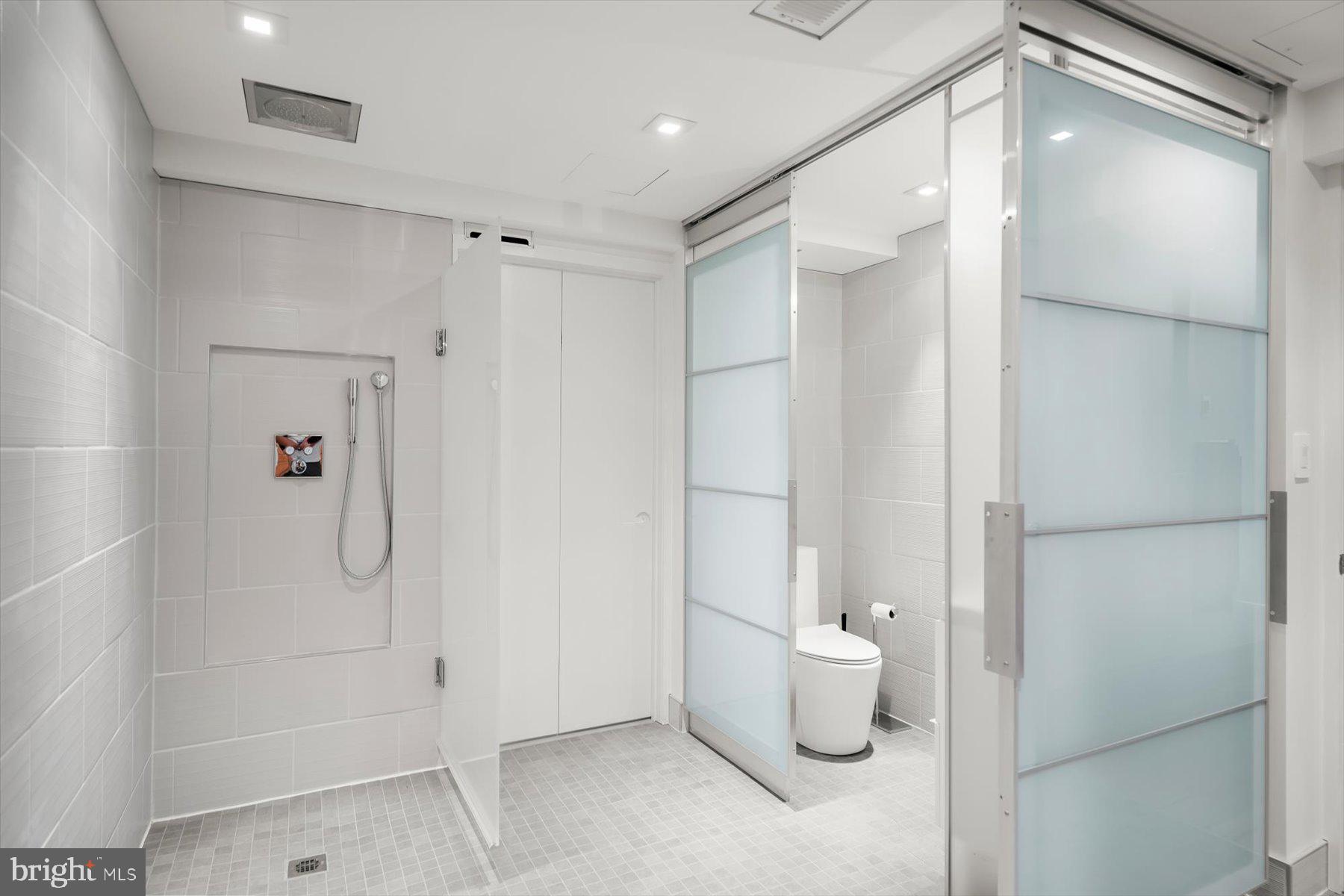 2533 N RIDGEVIEW ROAD