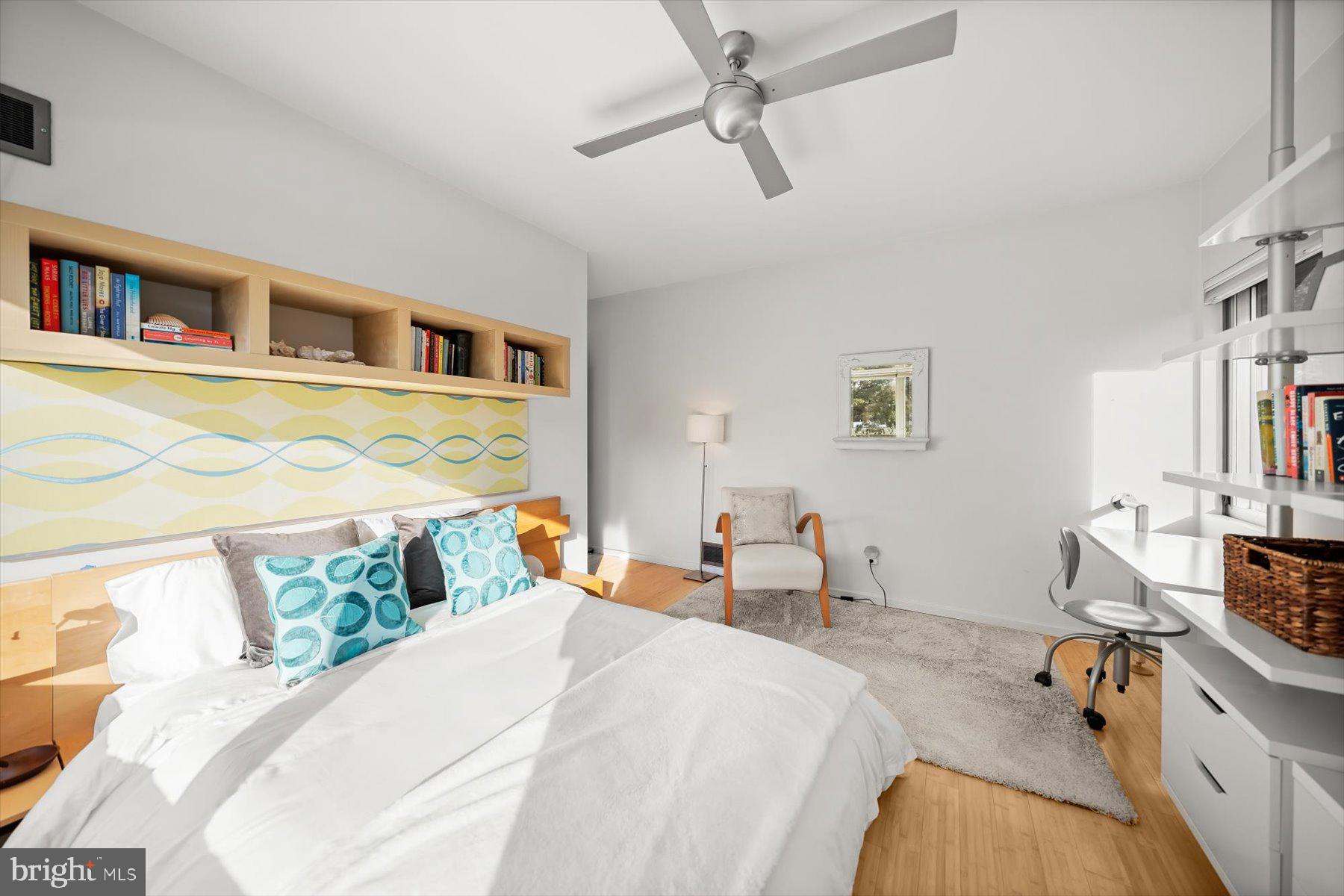 2533 N RIDGEVIEW ROAD