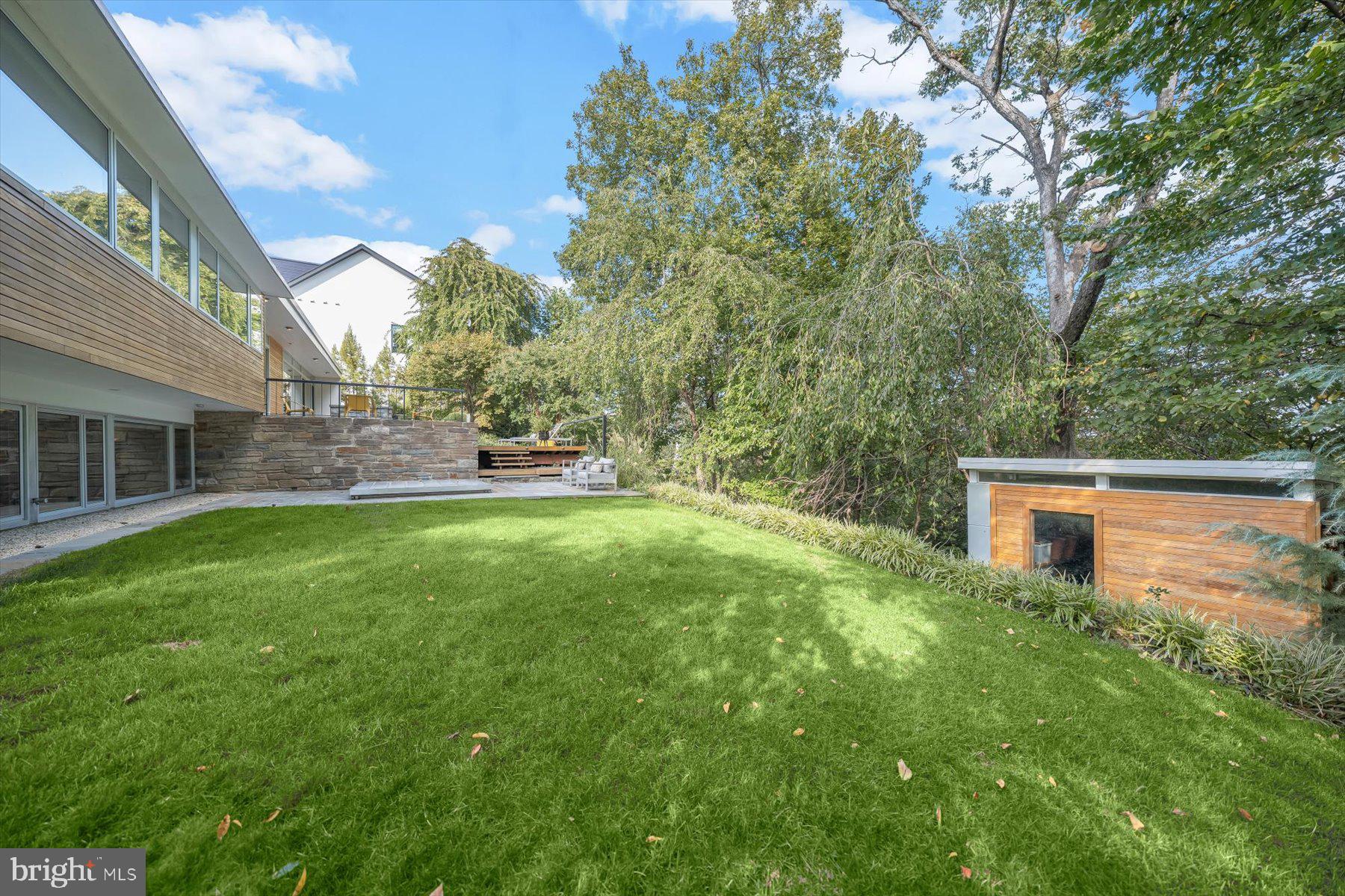 2533 N RIDGEVIEW ROAD