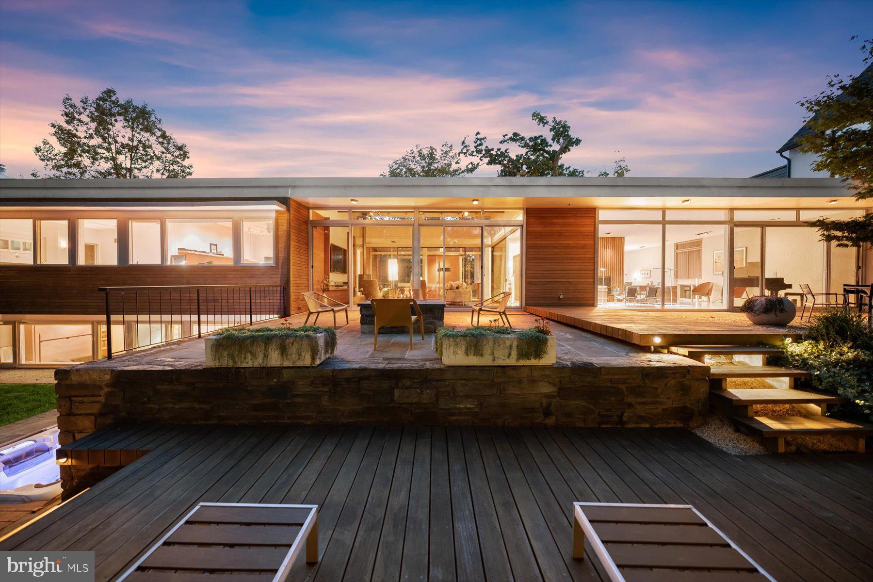 2533 N RIDGEVIEW ROAD