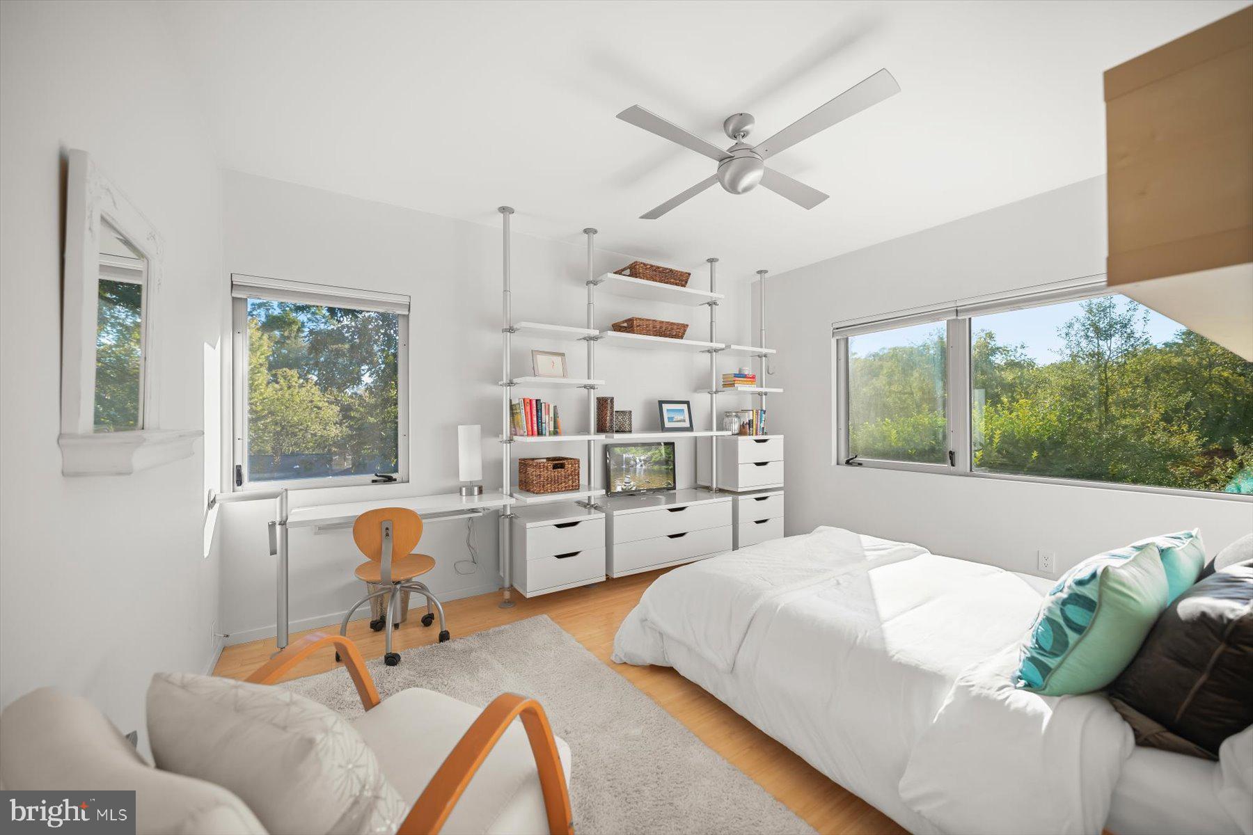 2533 N RIDGEVIEW ROAD