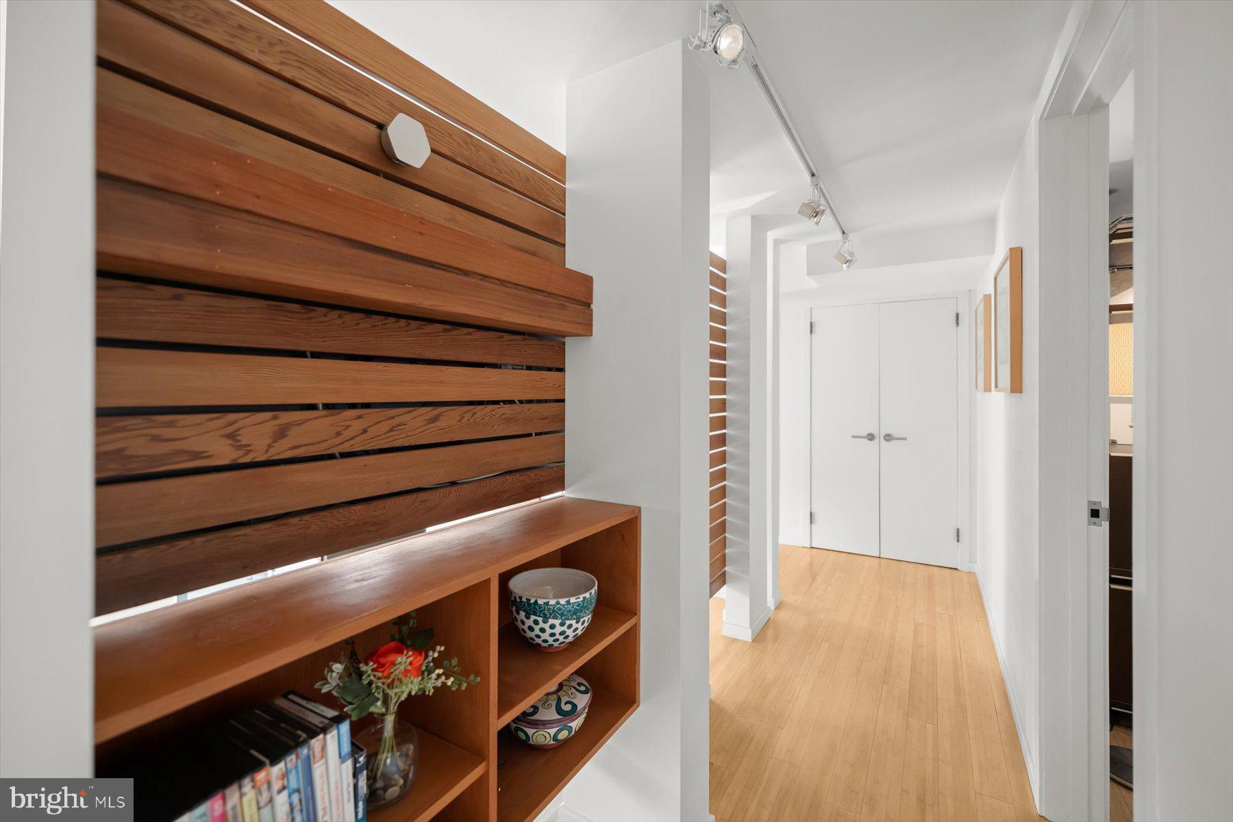 2533 N RIDGEVIEW ROAD