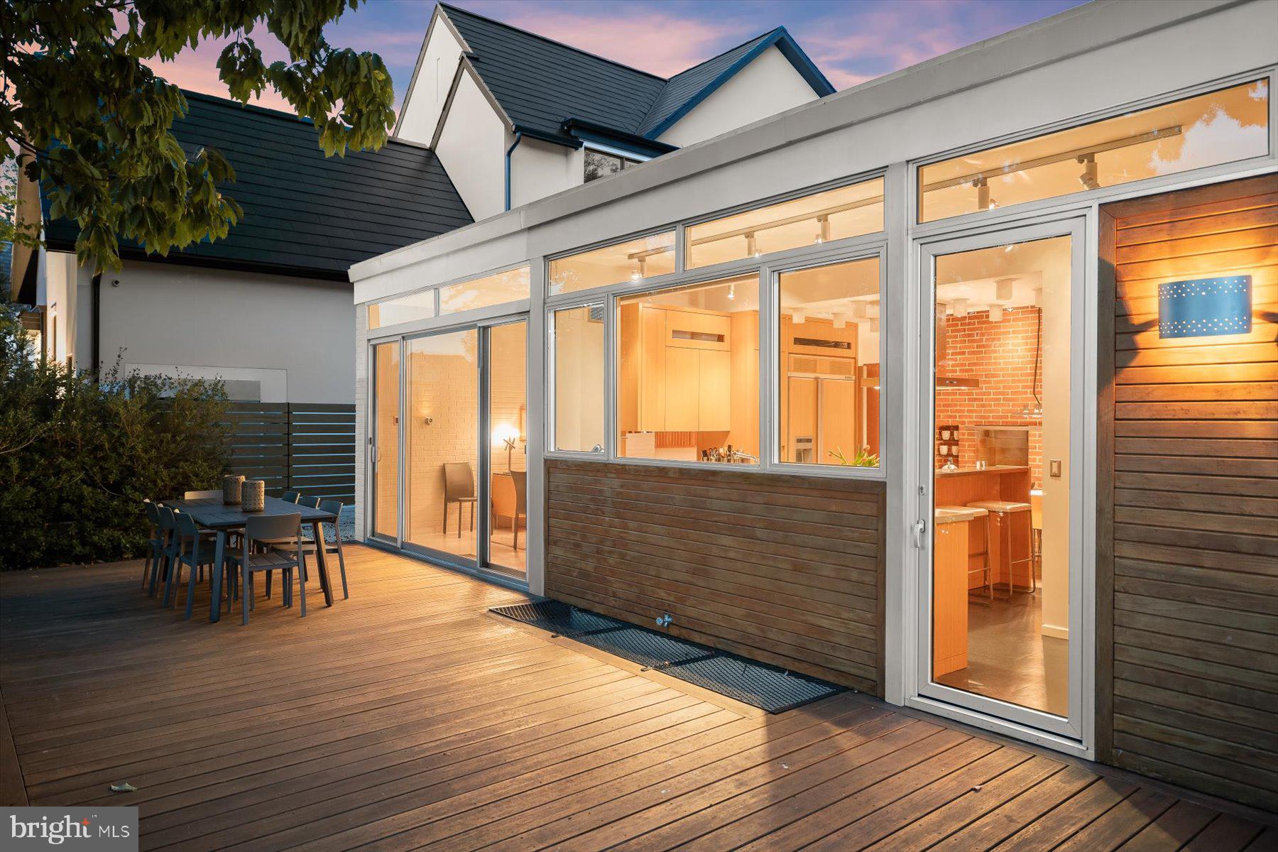 2533 N RIDGEVIEW ROAD