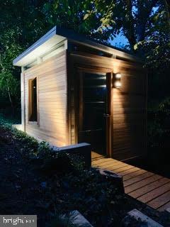 2533 N RIDGEVIEW ROAD