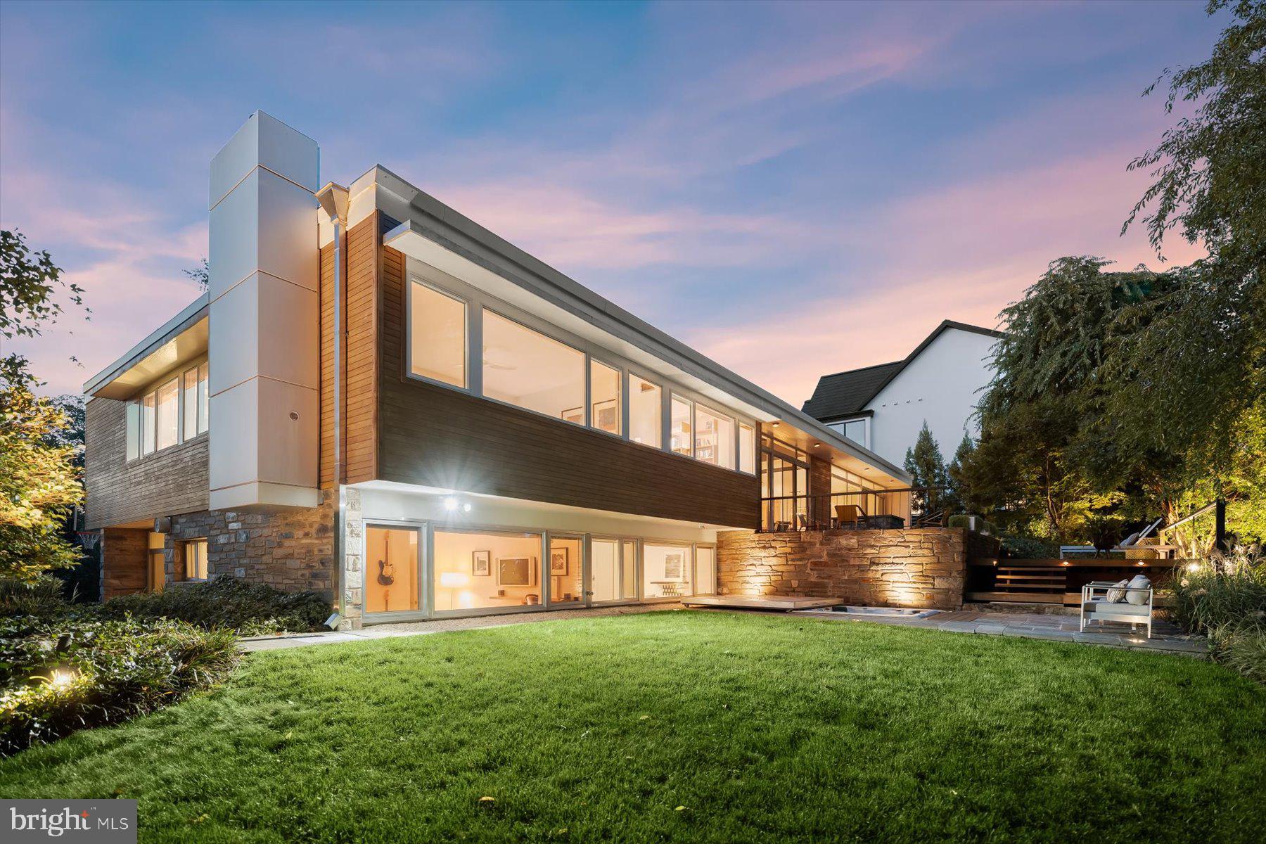 2533 N RIDGEVIEW ROAD