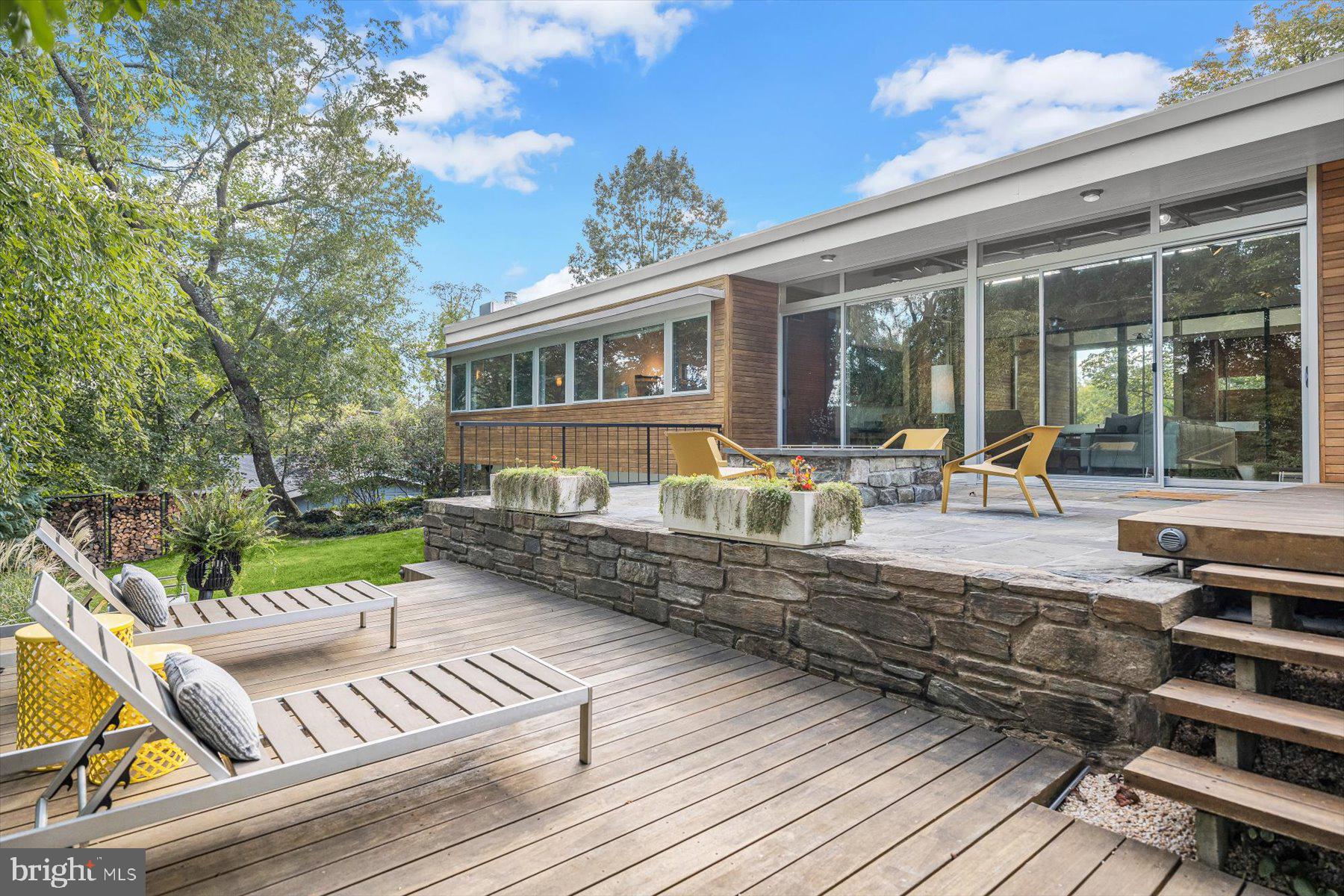 2533 N RIDGEVIEW ROAD