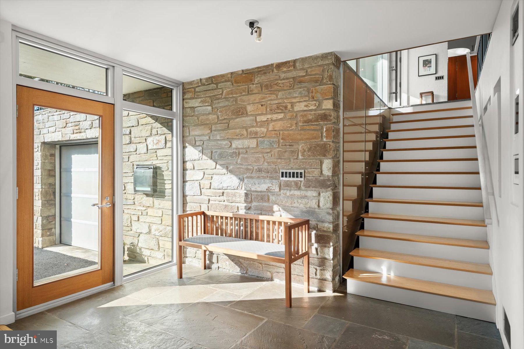 2533 N RIDGEVIEW ROAD