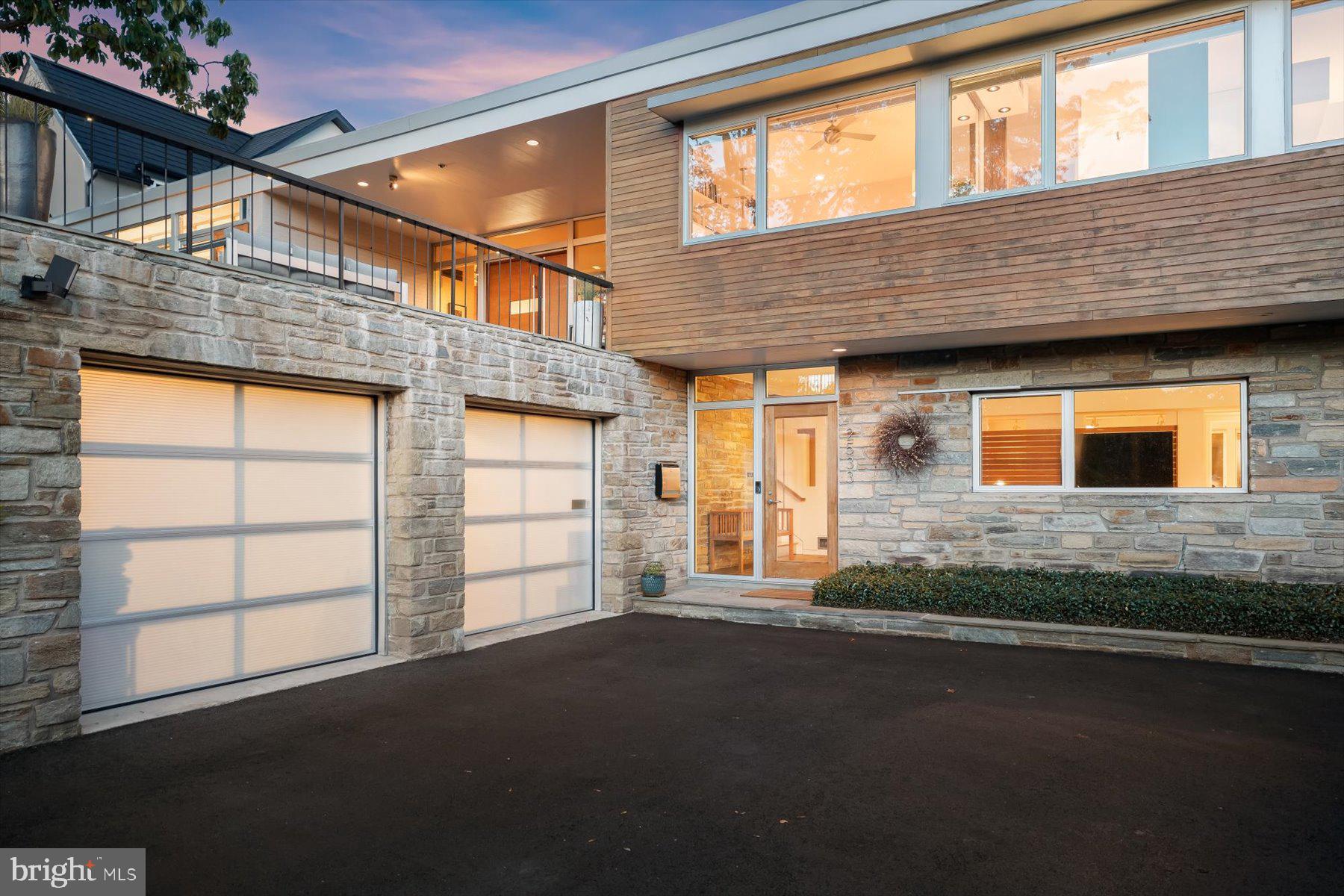 2533 N RIDGEVIEW ROAD