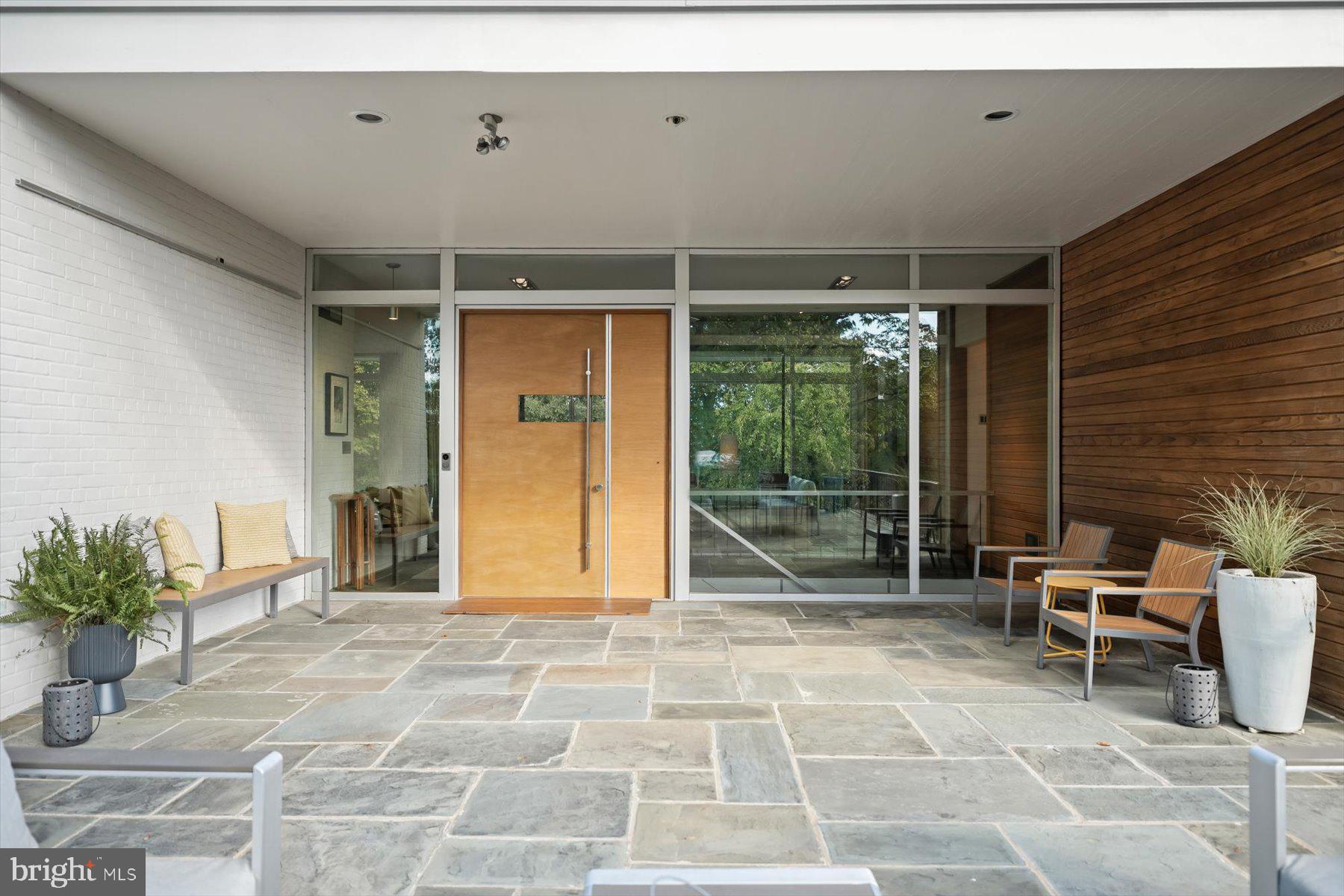 2533 N RIDGEVIEW ROAD